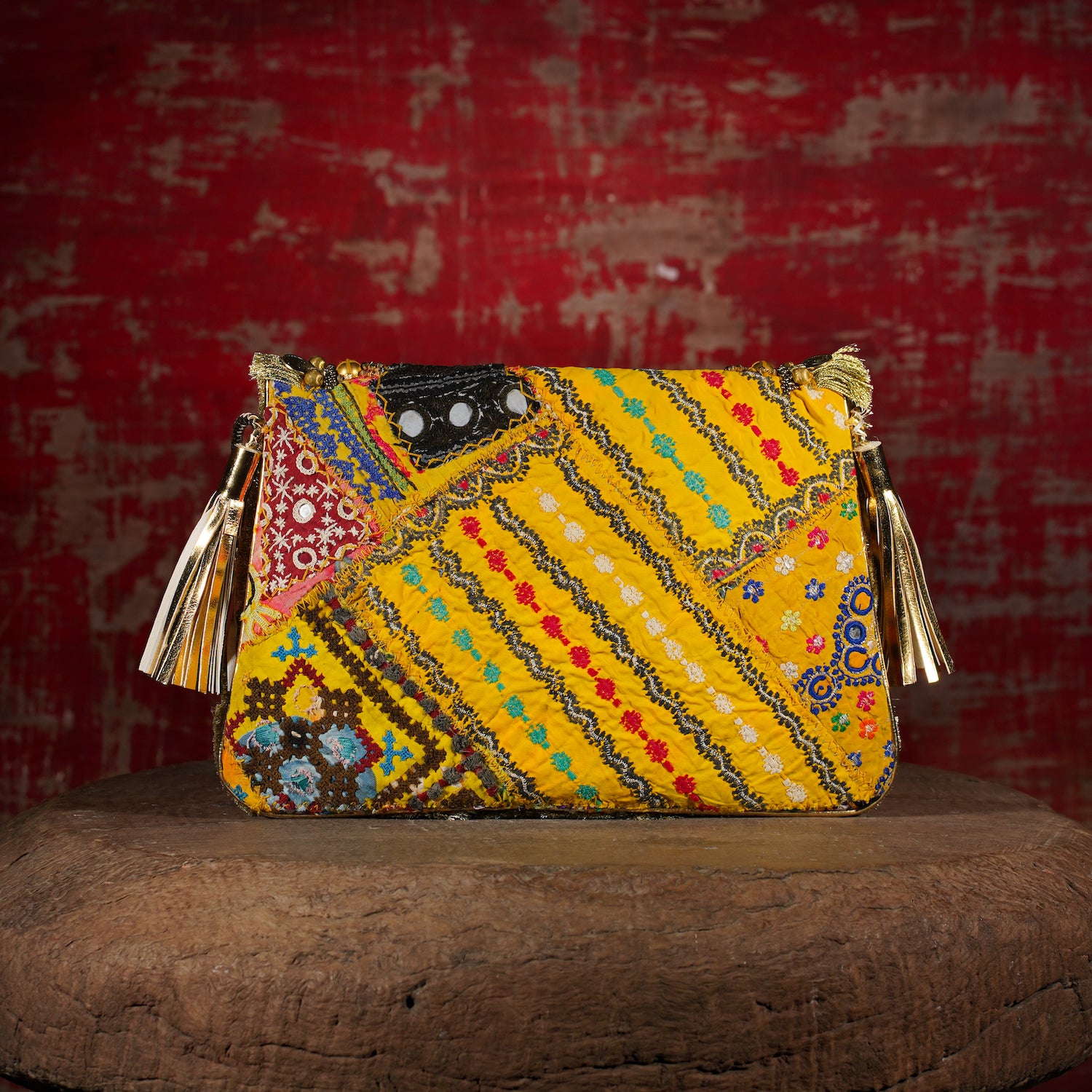 Gold Banjara Clutch 002