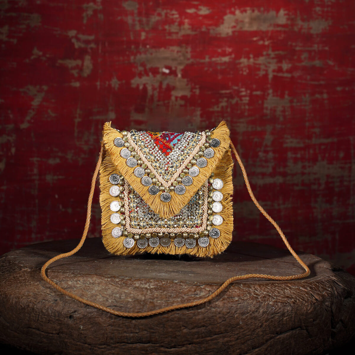 Beige Banjara Minion Clutch 005