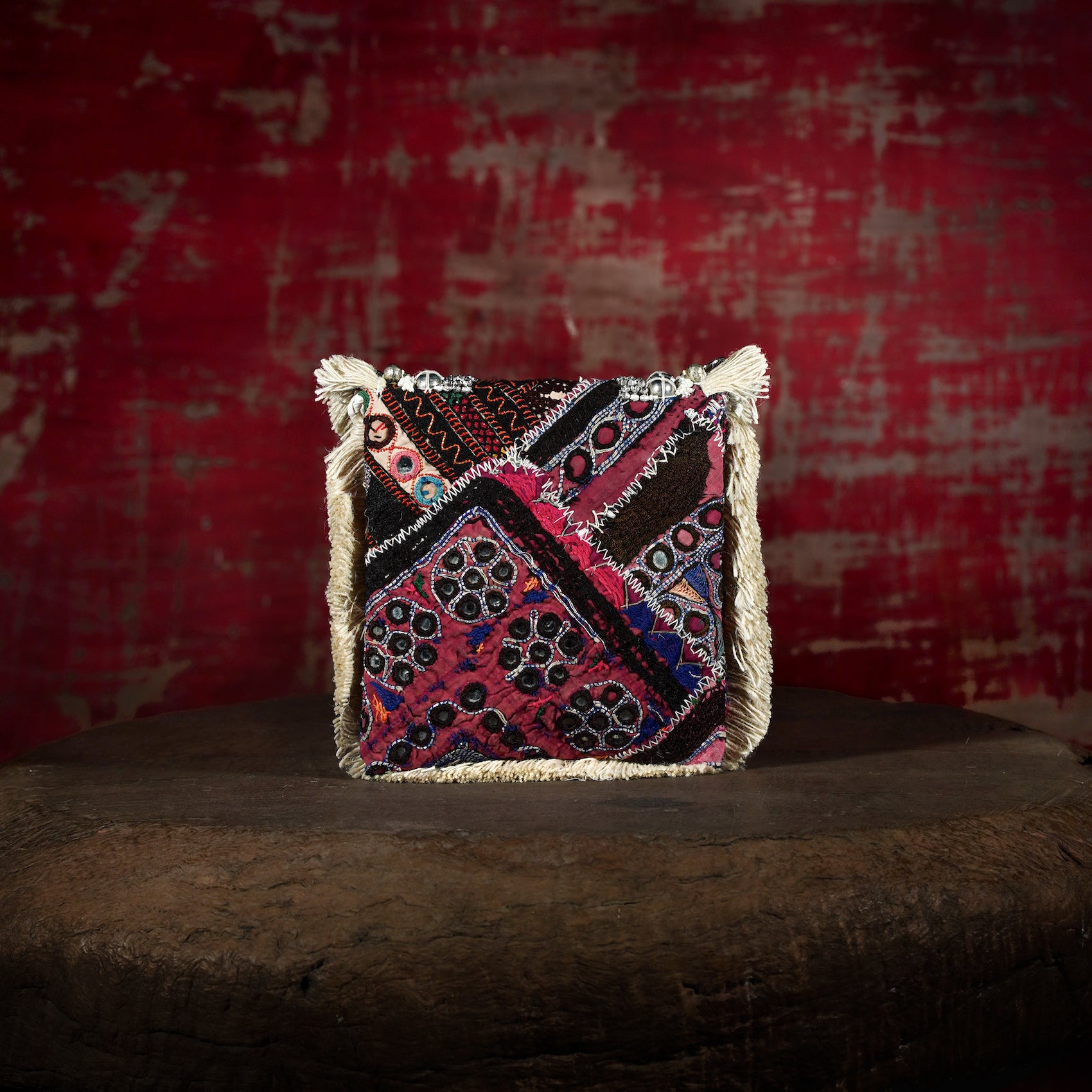 Off White Banjara Minion Clutch 008