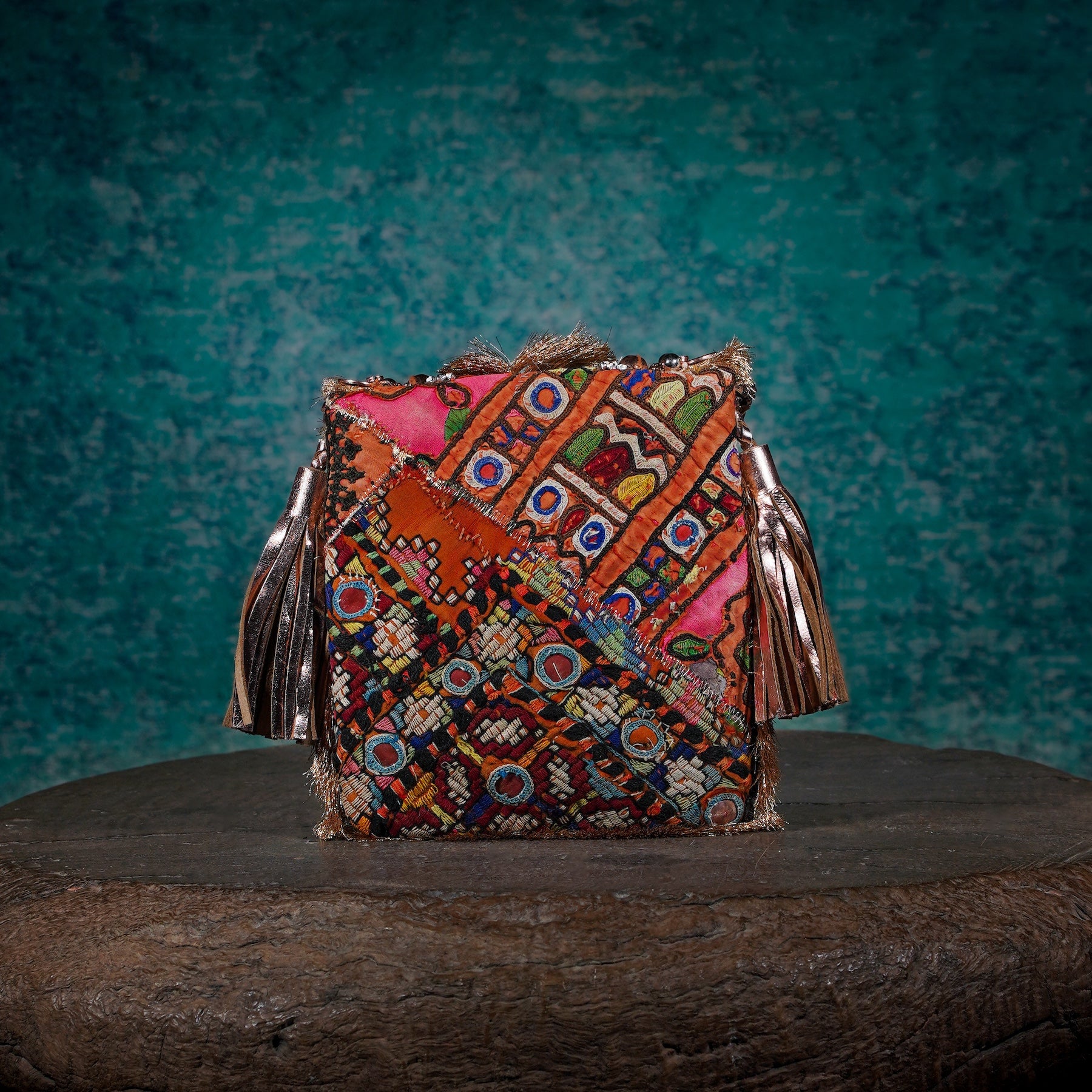 Rose Gold Festive Minion Clutch 013