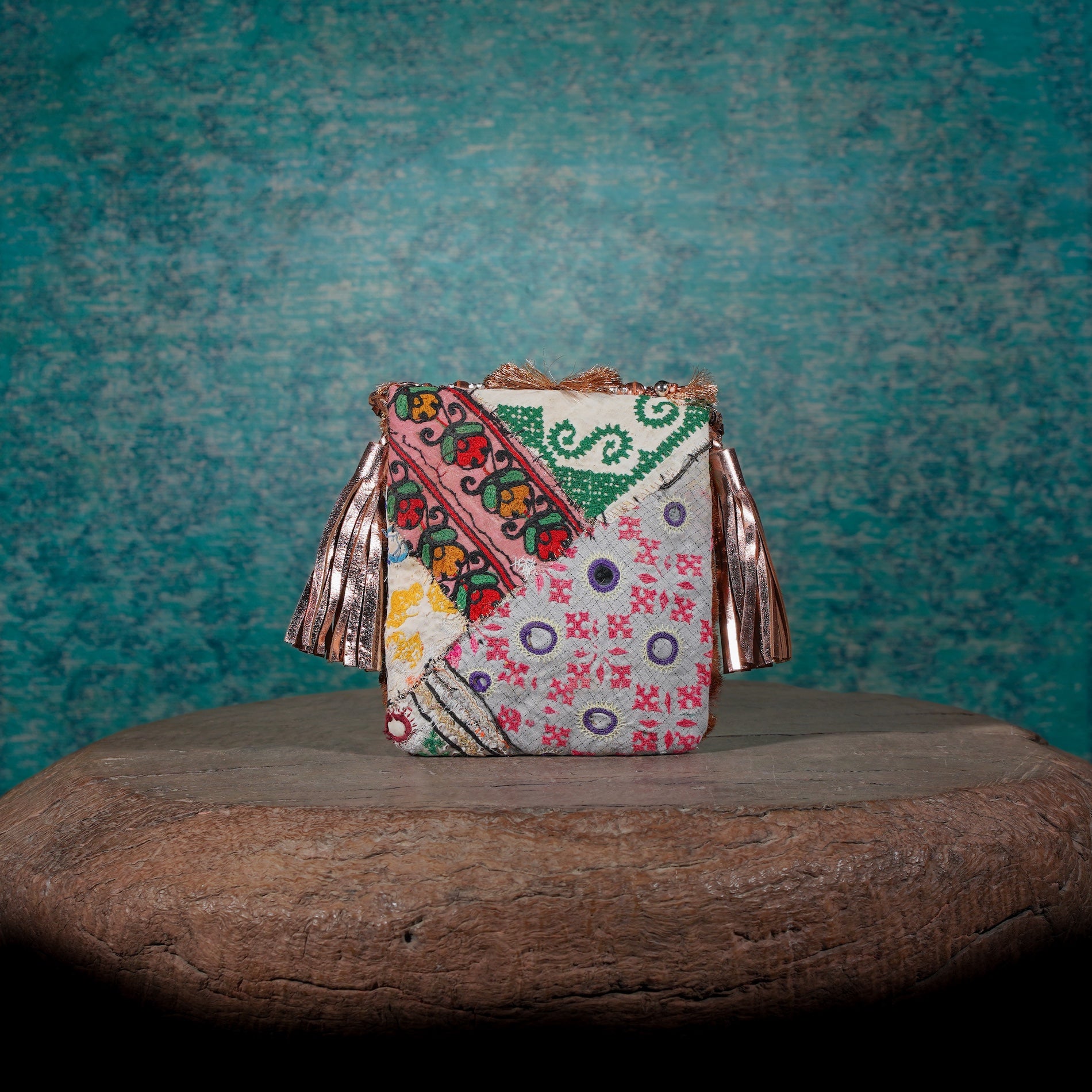 Rose Gold Festive Minion Clutch 016