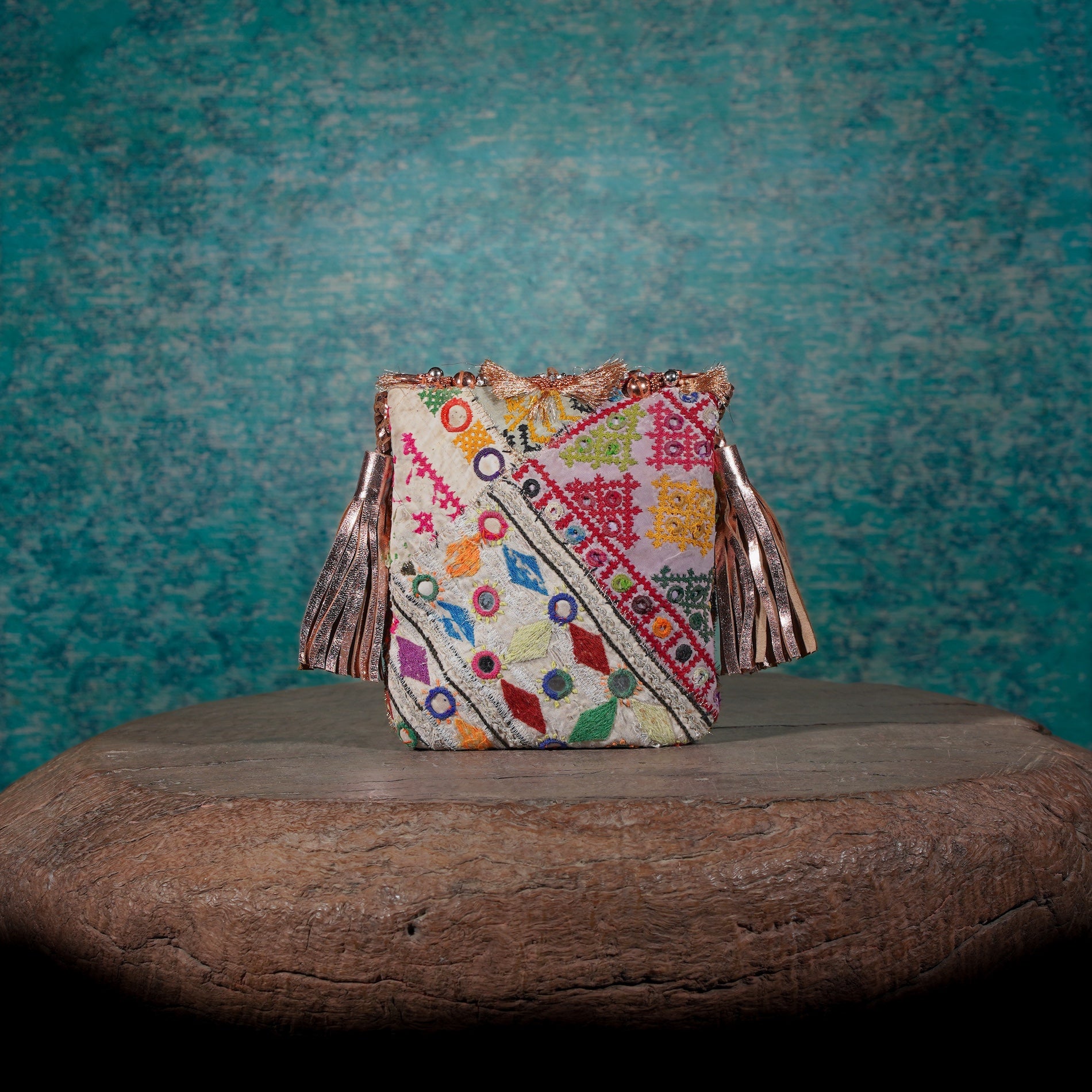 Rose Gold Festive Minion Clutch 017