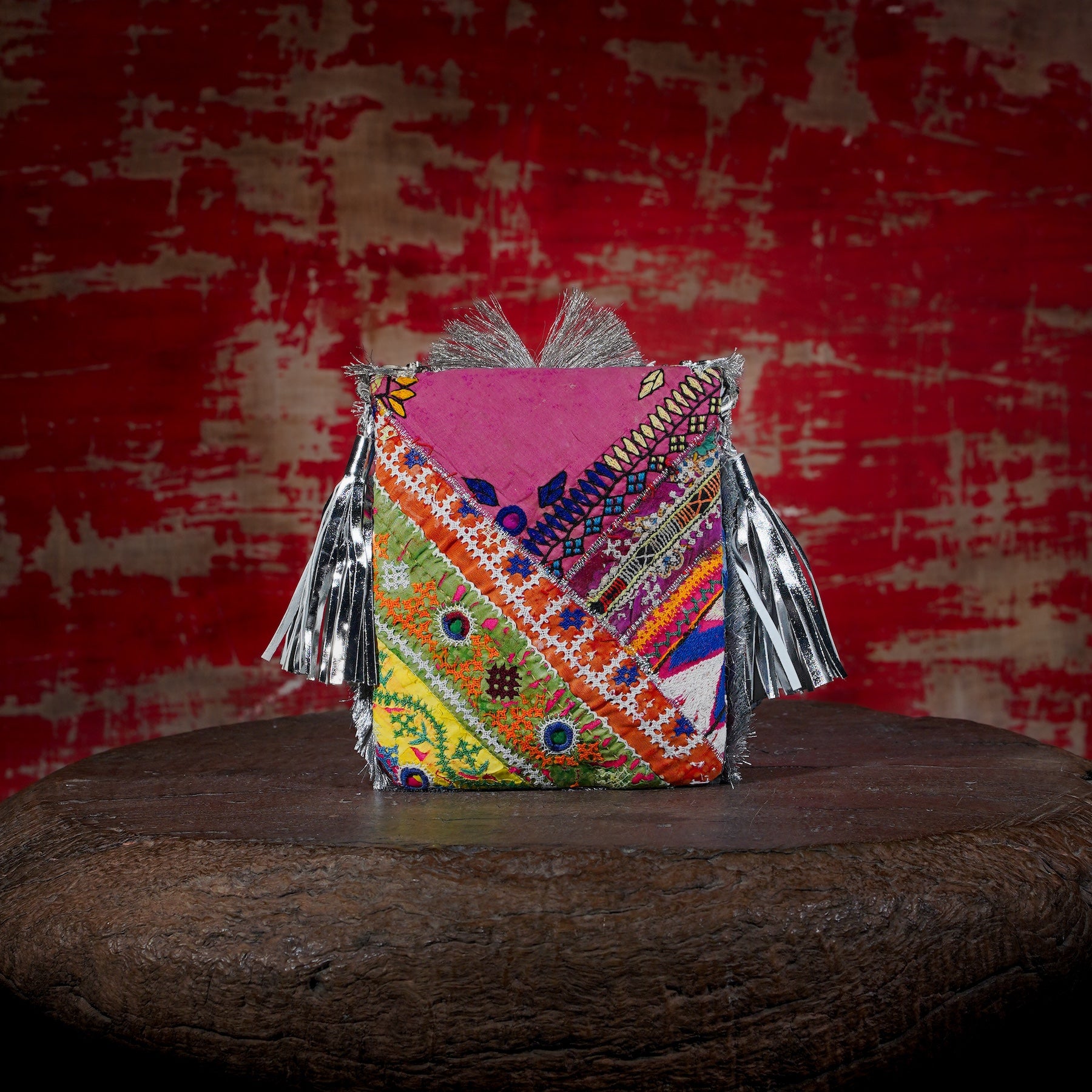 Silver Festive Minion Clutch 012