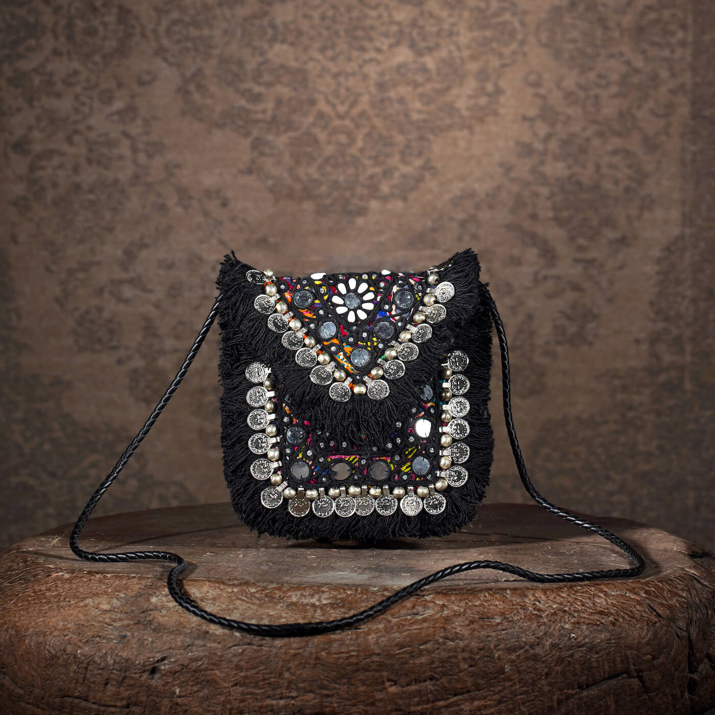 Black Hichki Minion Clutch 001