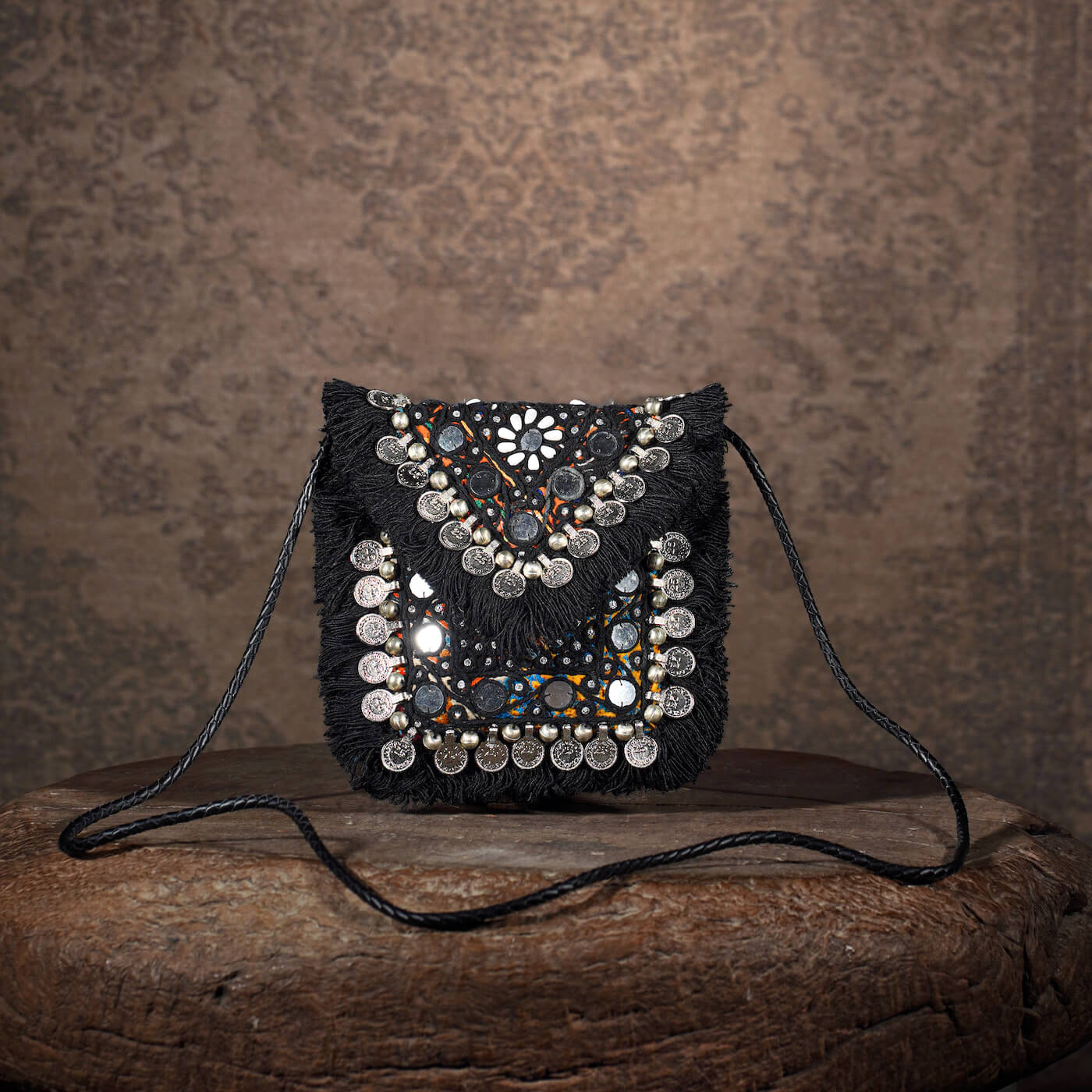 Black Hichki Minion Clutch 005