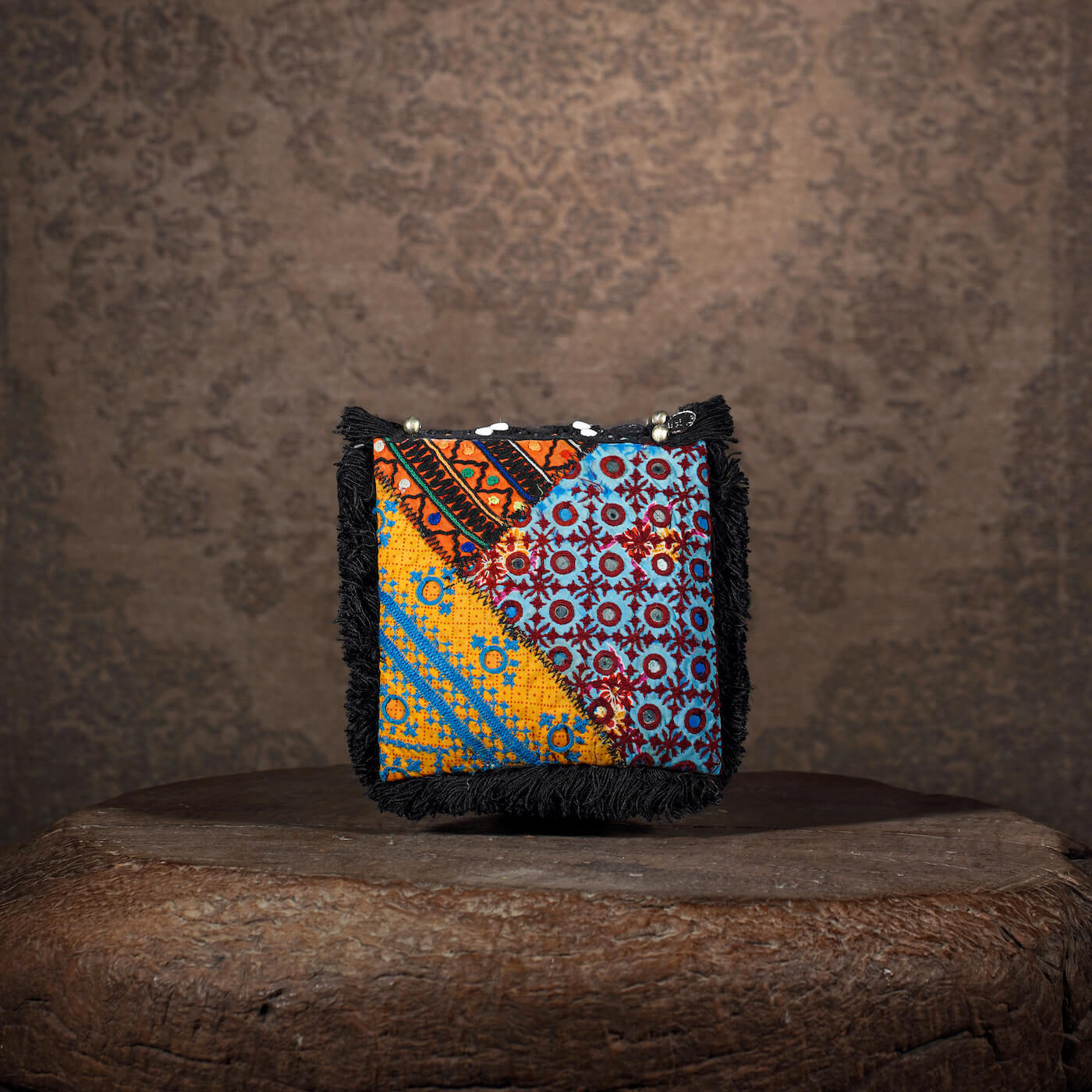 Black Hichki Minion Clutch 005