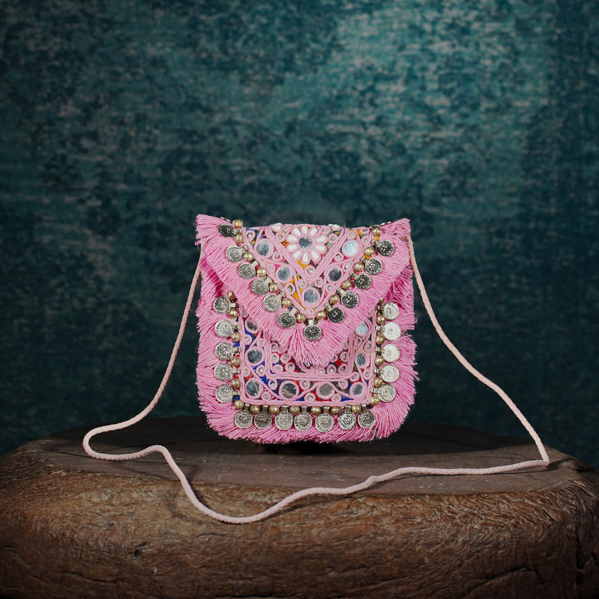 Pink Hichki Minion Clutch 01