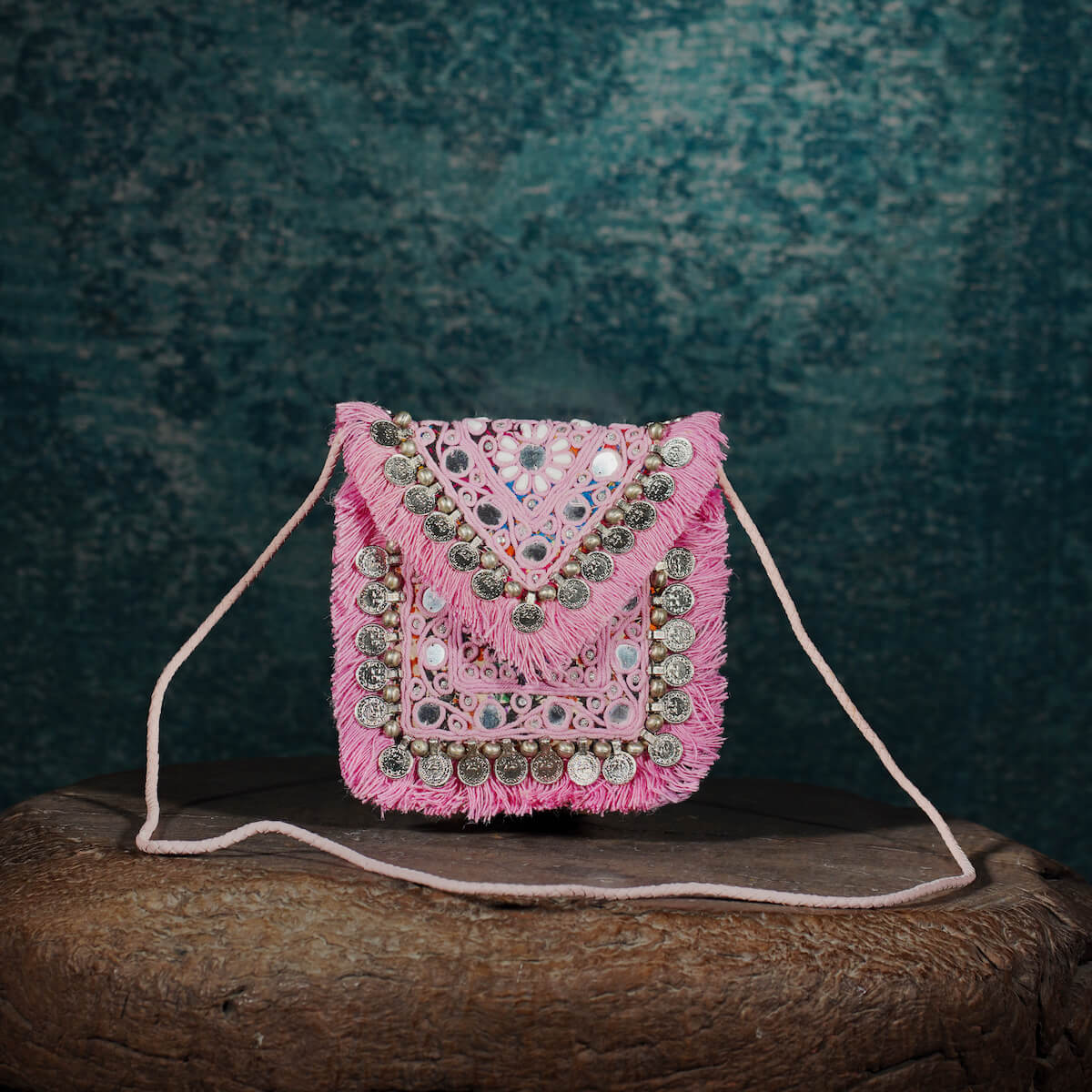 Pink Hichki Minion Clutch 02