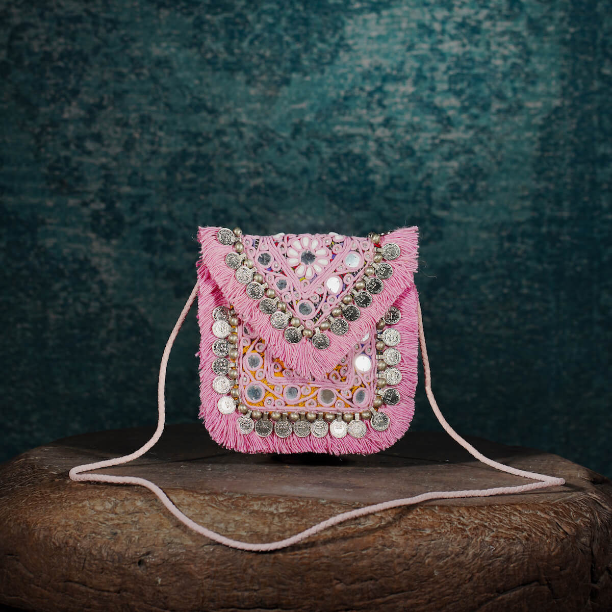 Pink Hichki Minion Clutch 04