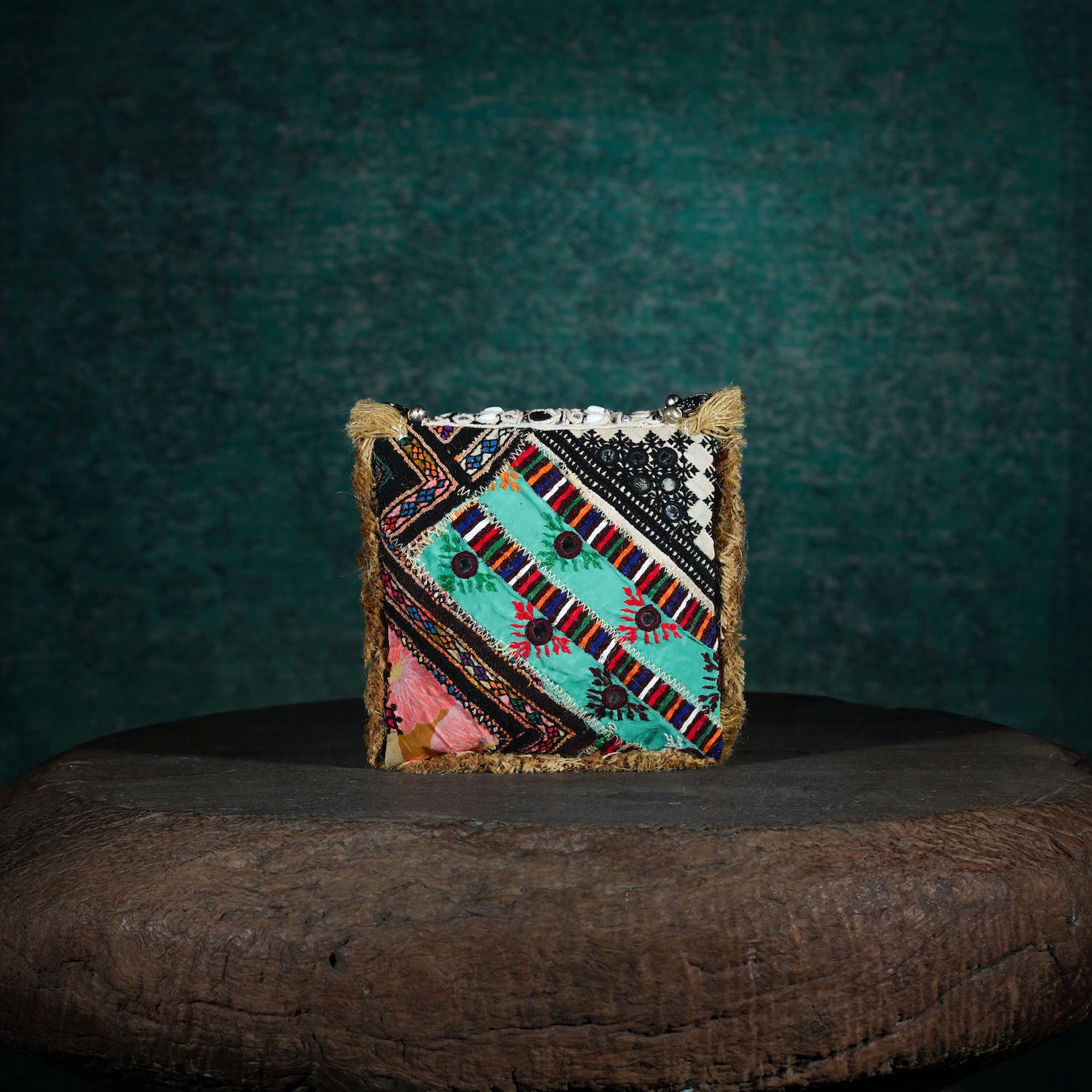 Beige Hichki Minion Clutch 009