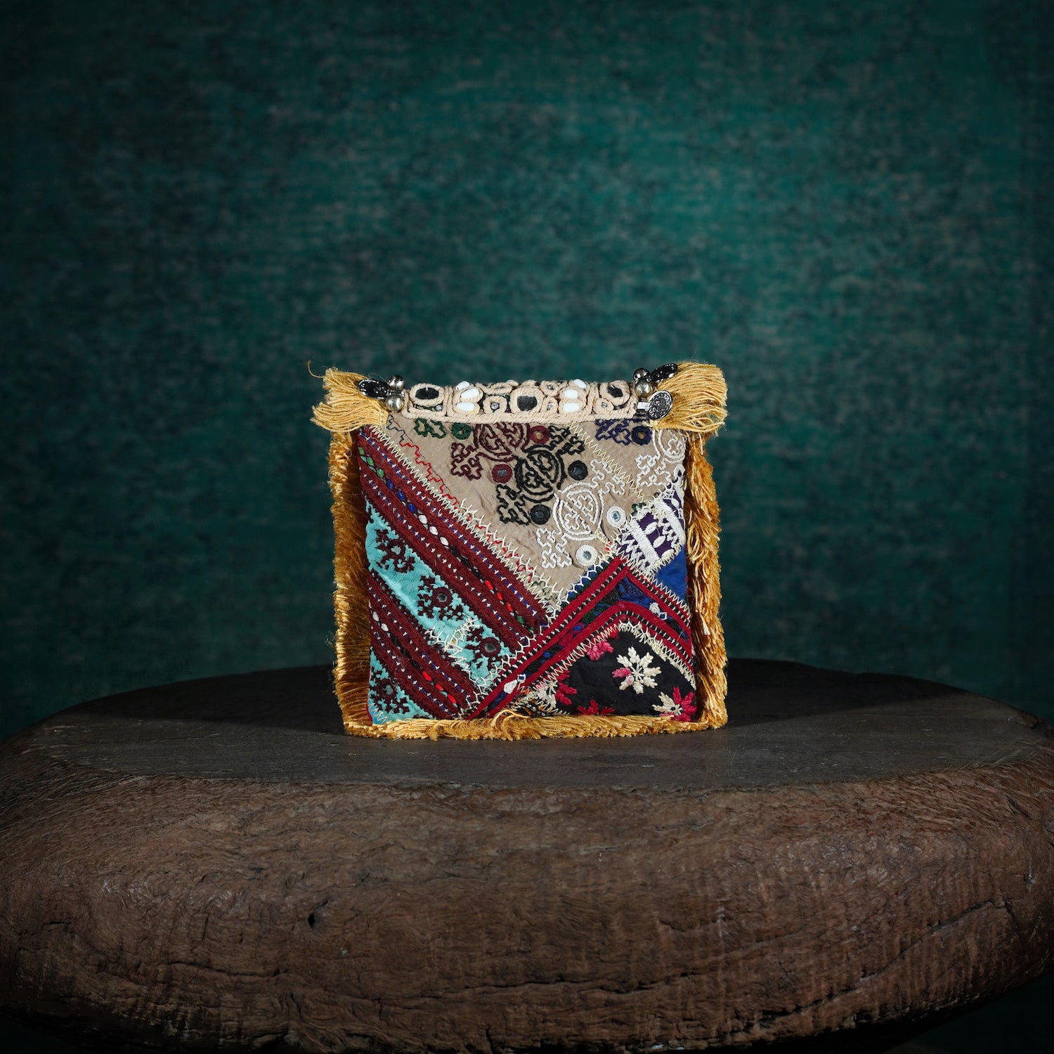 Beige Hichki Minion Clutch 010
