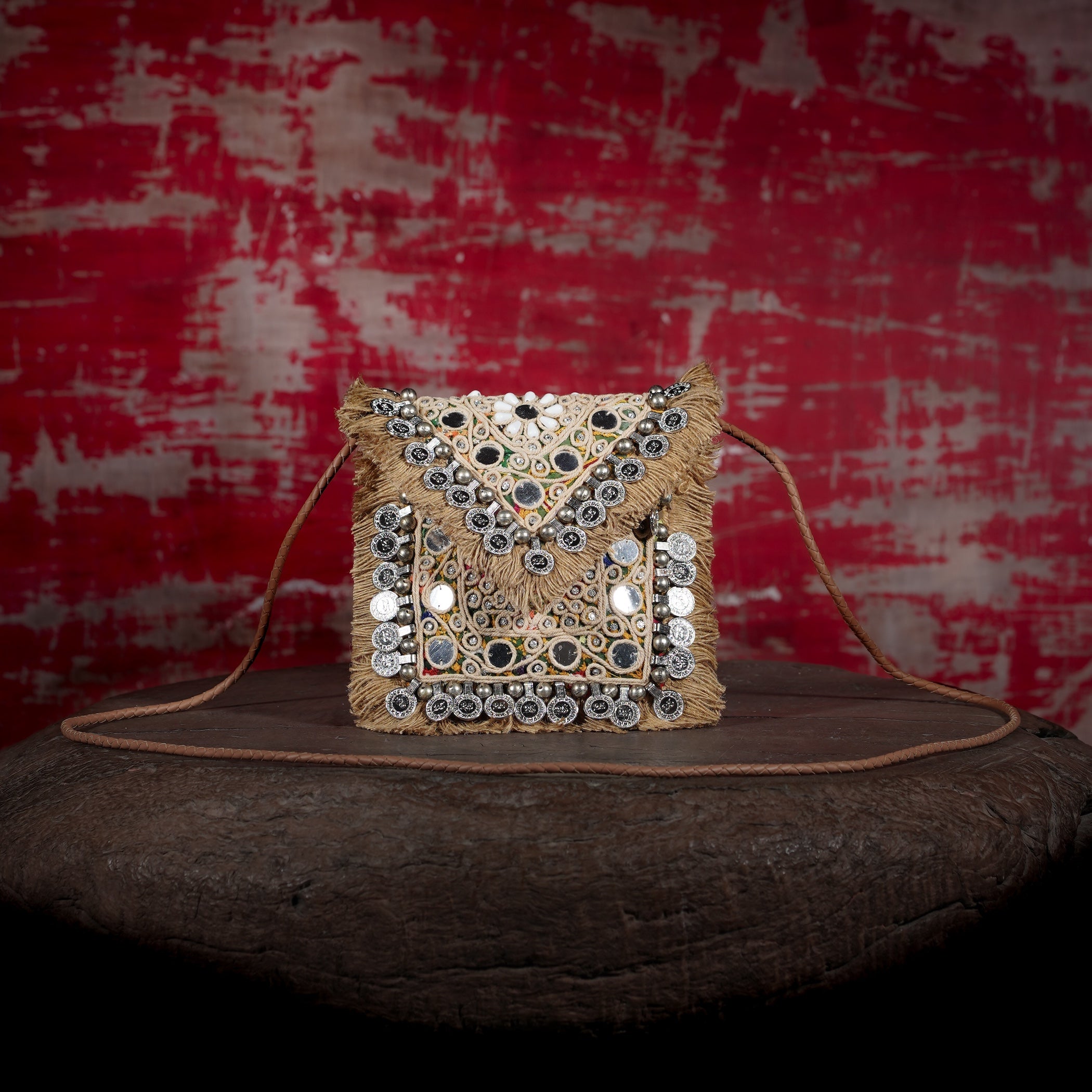 Beige Hichki Minion Clutch 017