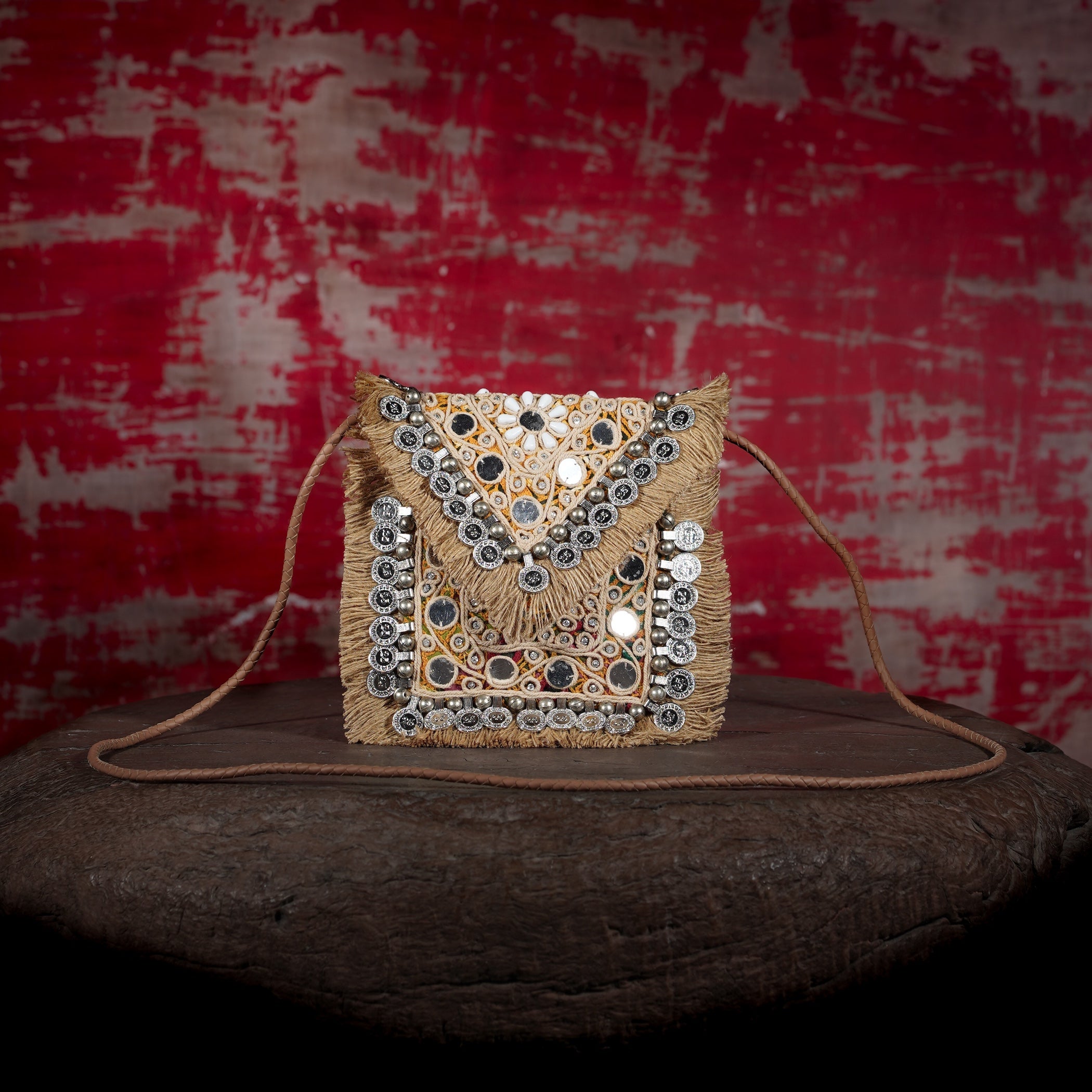 Beige Hichki Minion Clutch 018