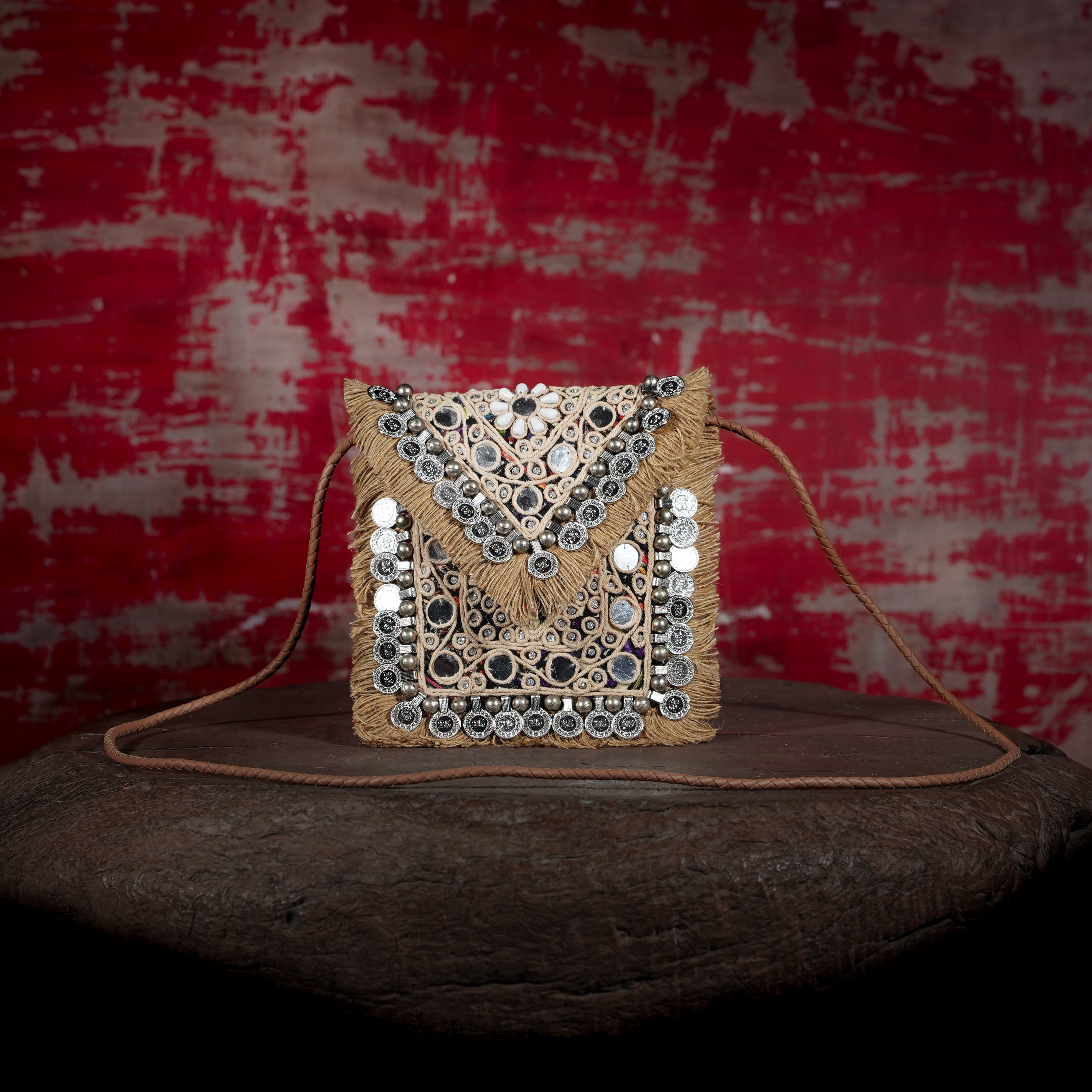 Beige Hichki Minion Clutch 022