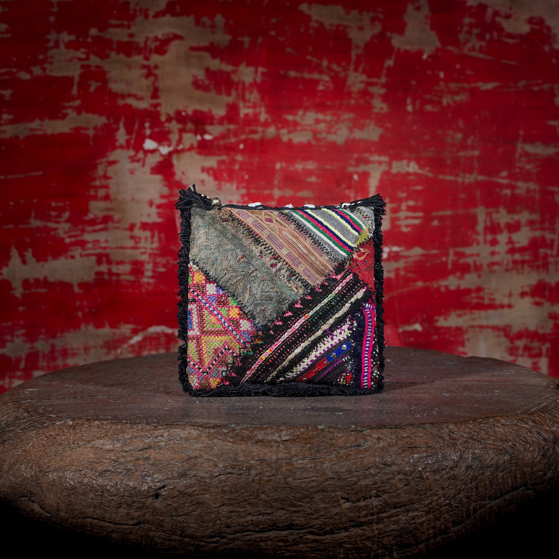 Black Hichki Minion Clutch 014