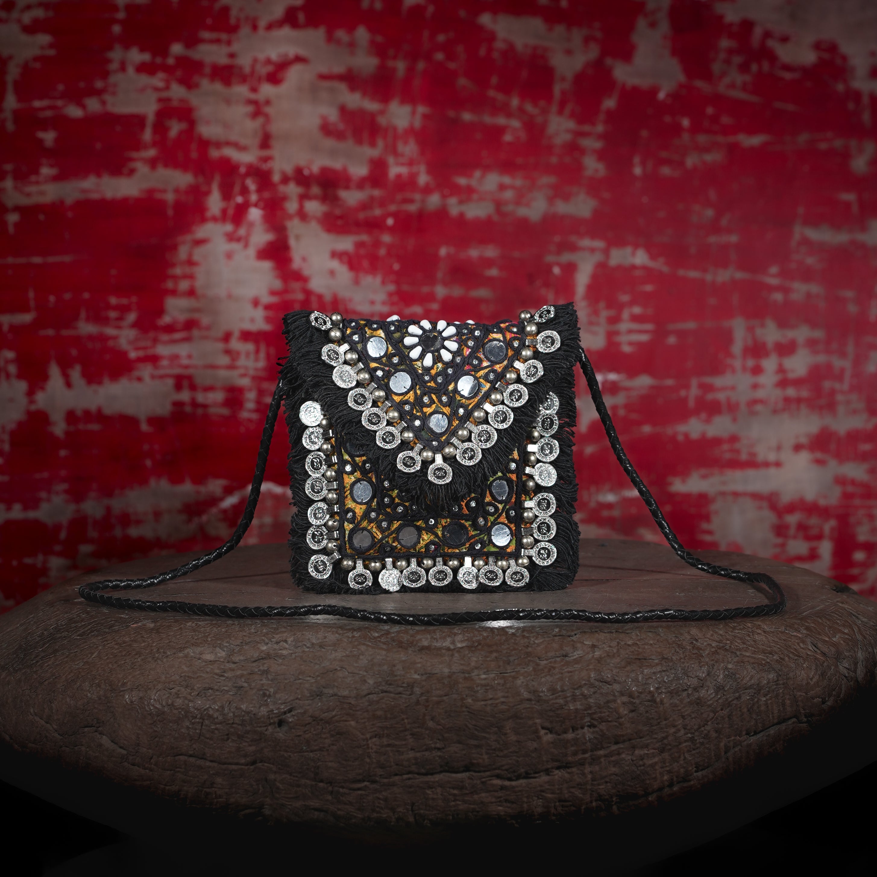Black Hichki Minion Clutch 019