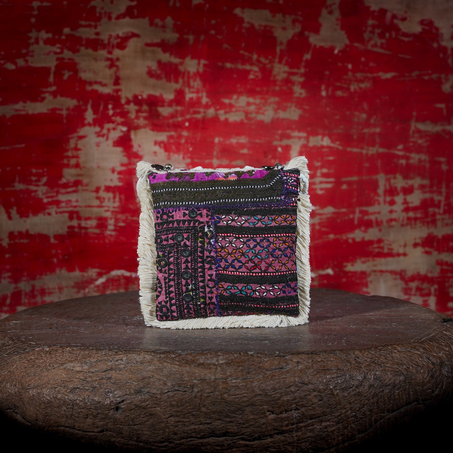 Off White Hichki Minion Clutch 010