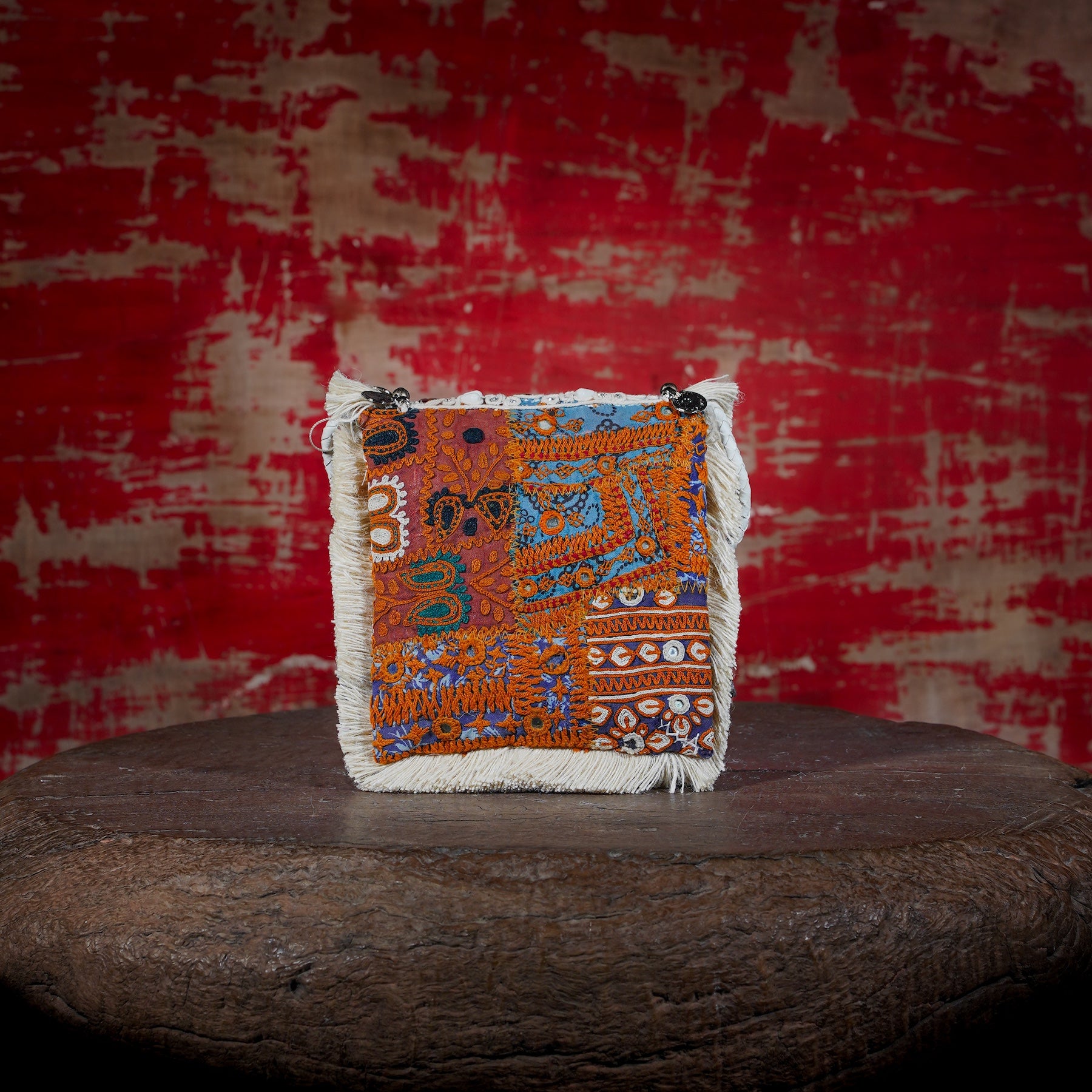 Off White Hichki Minion Clutch 012