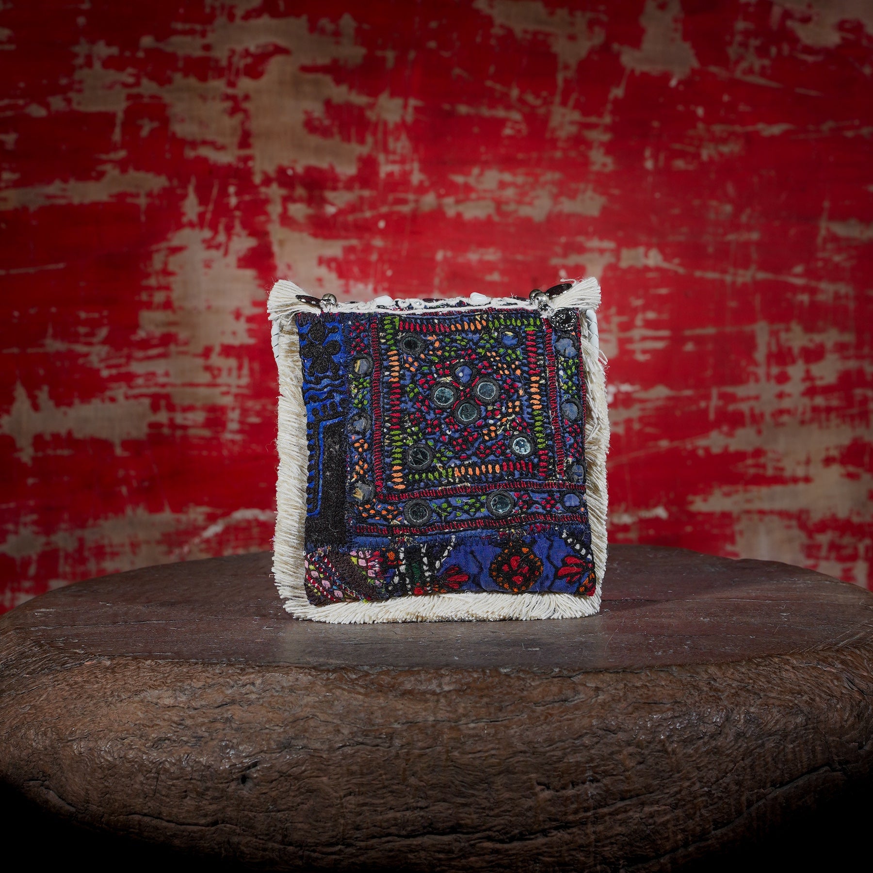 Off White Hichki Minion Clutch 014