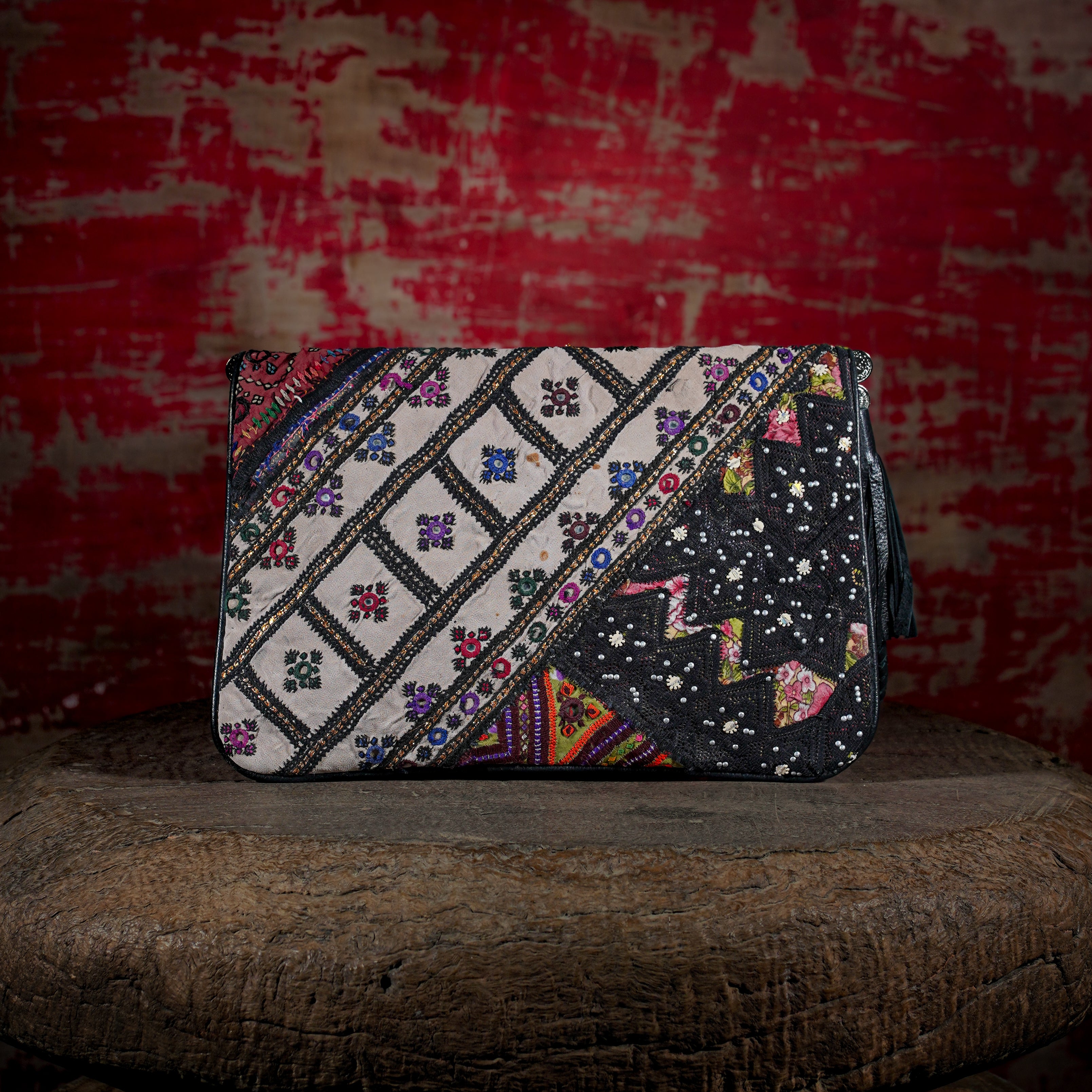 Black Kalbelia Clutch 008