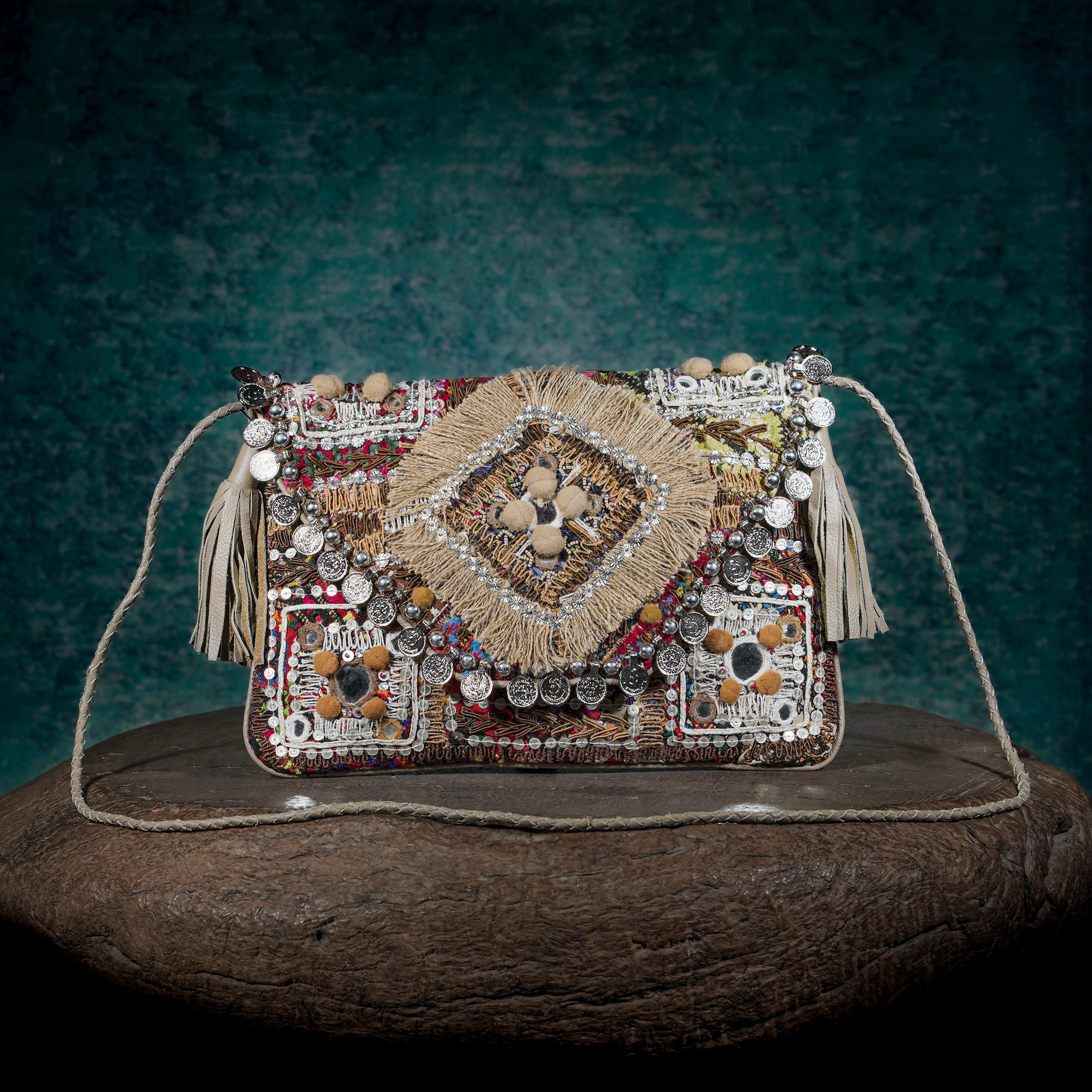 Beige Kalbelia Clutch 015