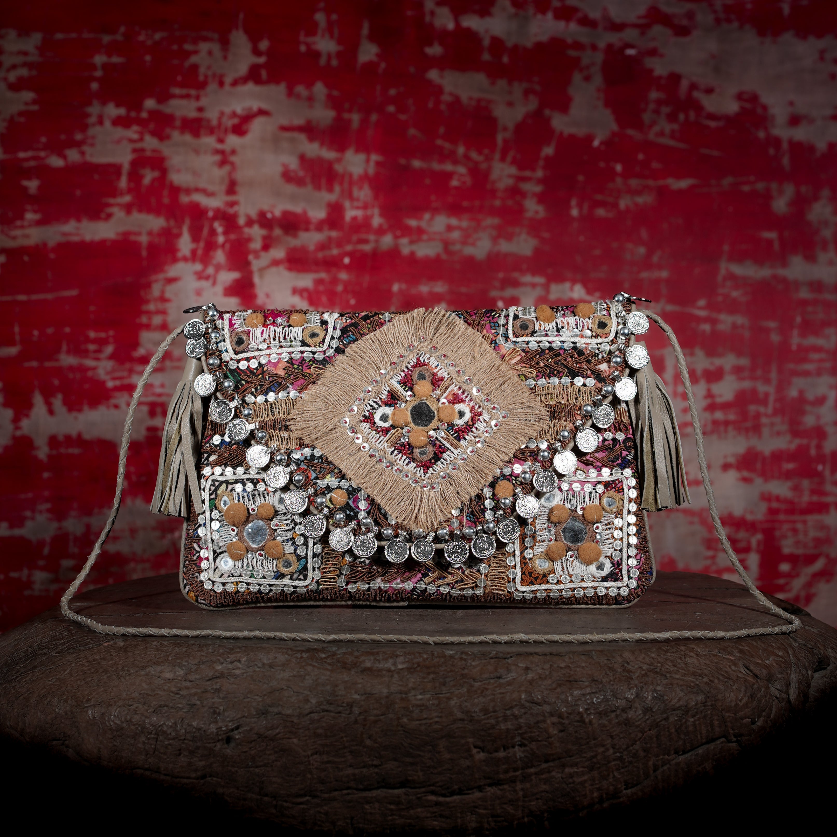 Beige Kalbelia Clutch 019