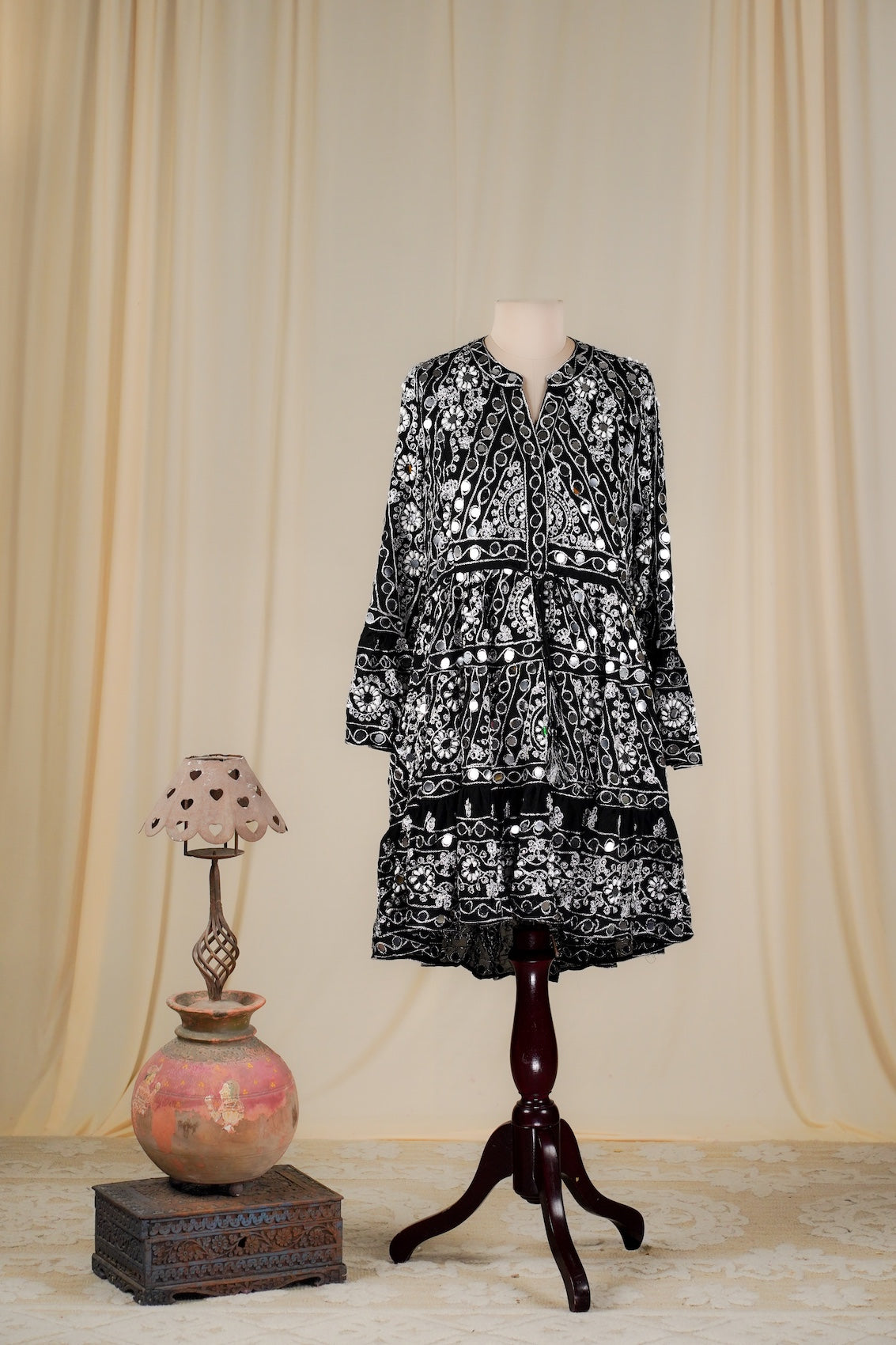 Black-Cream Nuri tunic