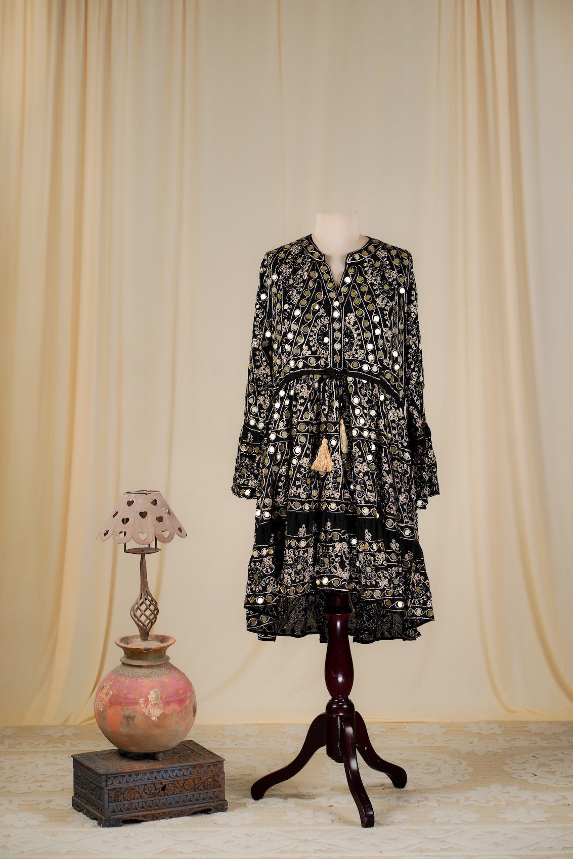Black-Gold Nuri Tunic