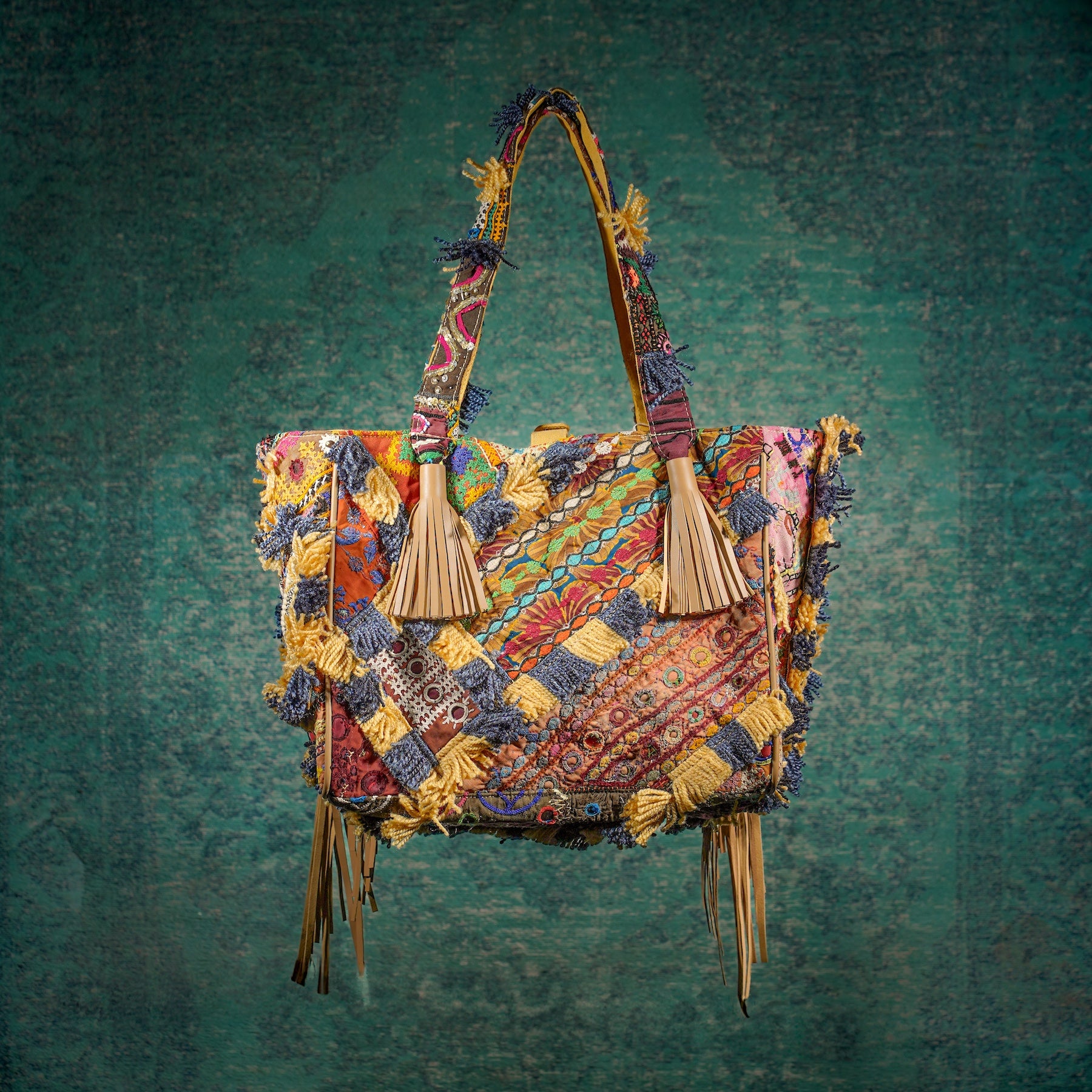 Beige Papaya Fringe Tote 002