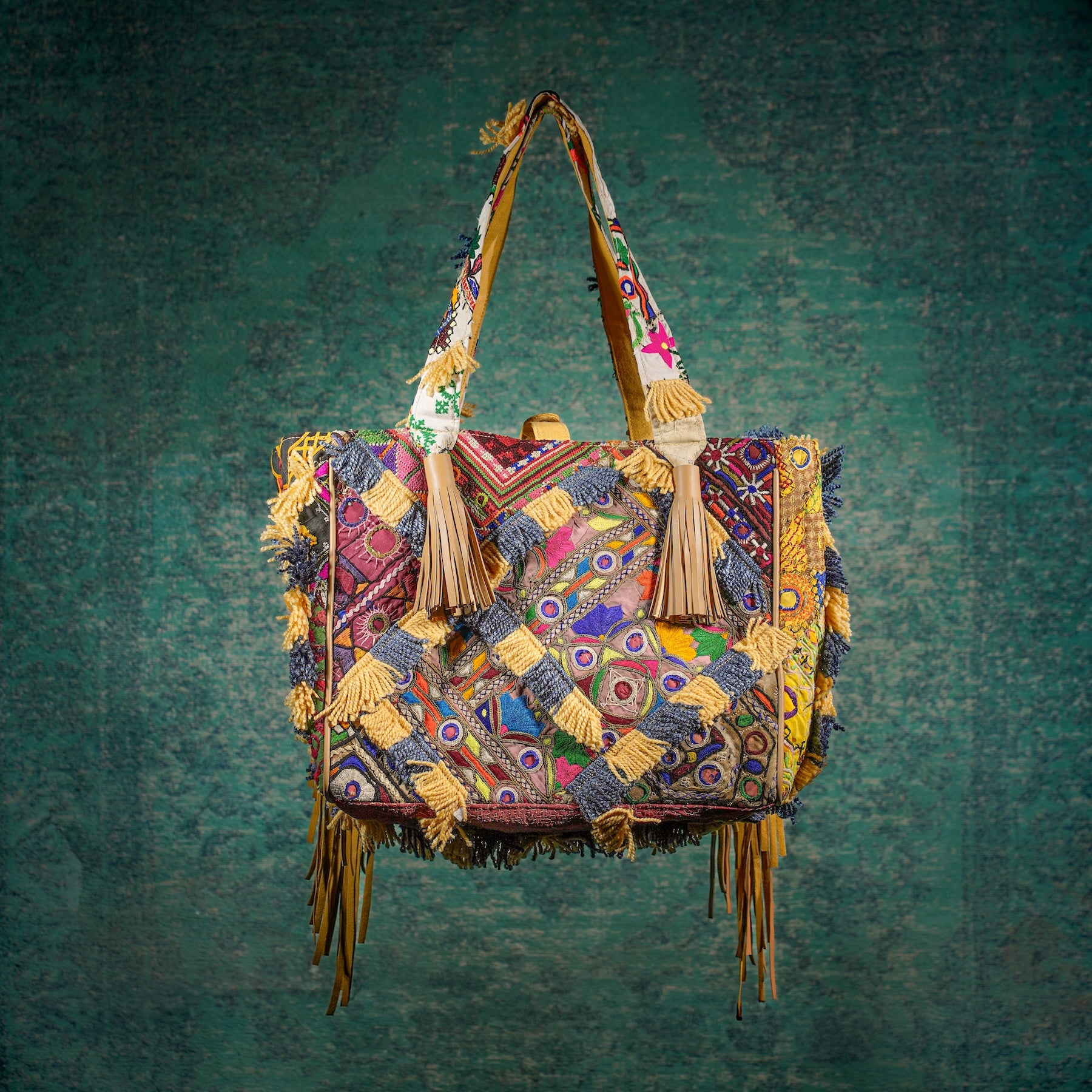Beige Papaya Fringe Tote 004