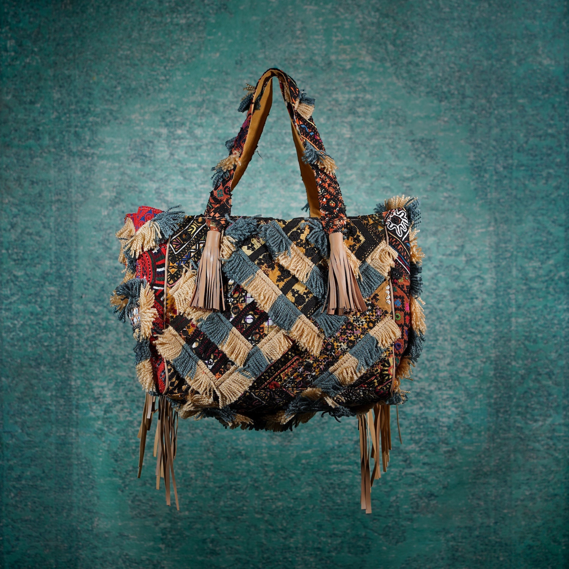 Beige Papaya Fringe Tote 008