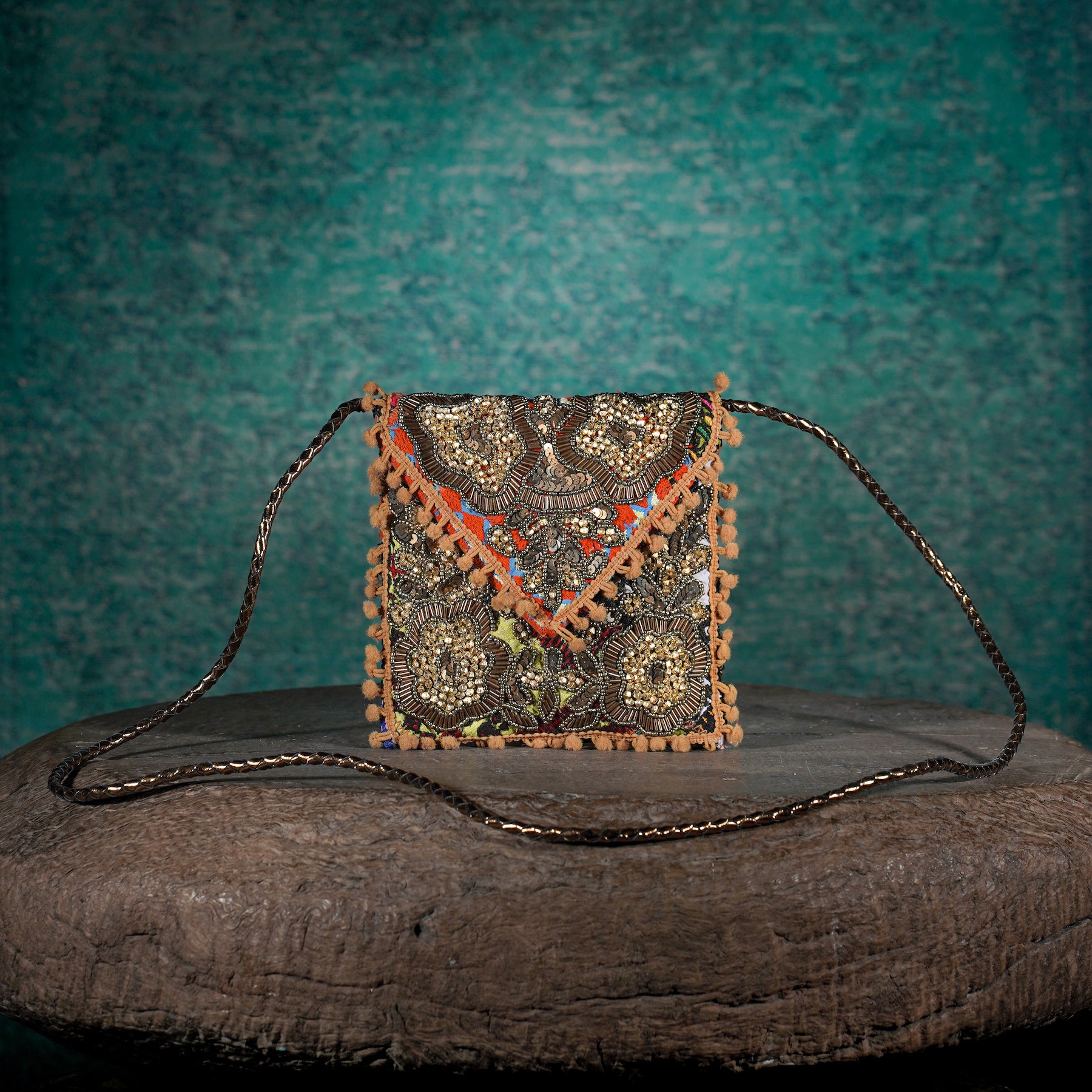 Beige Sitara Minion Clutch 009