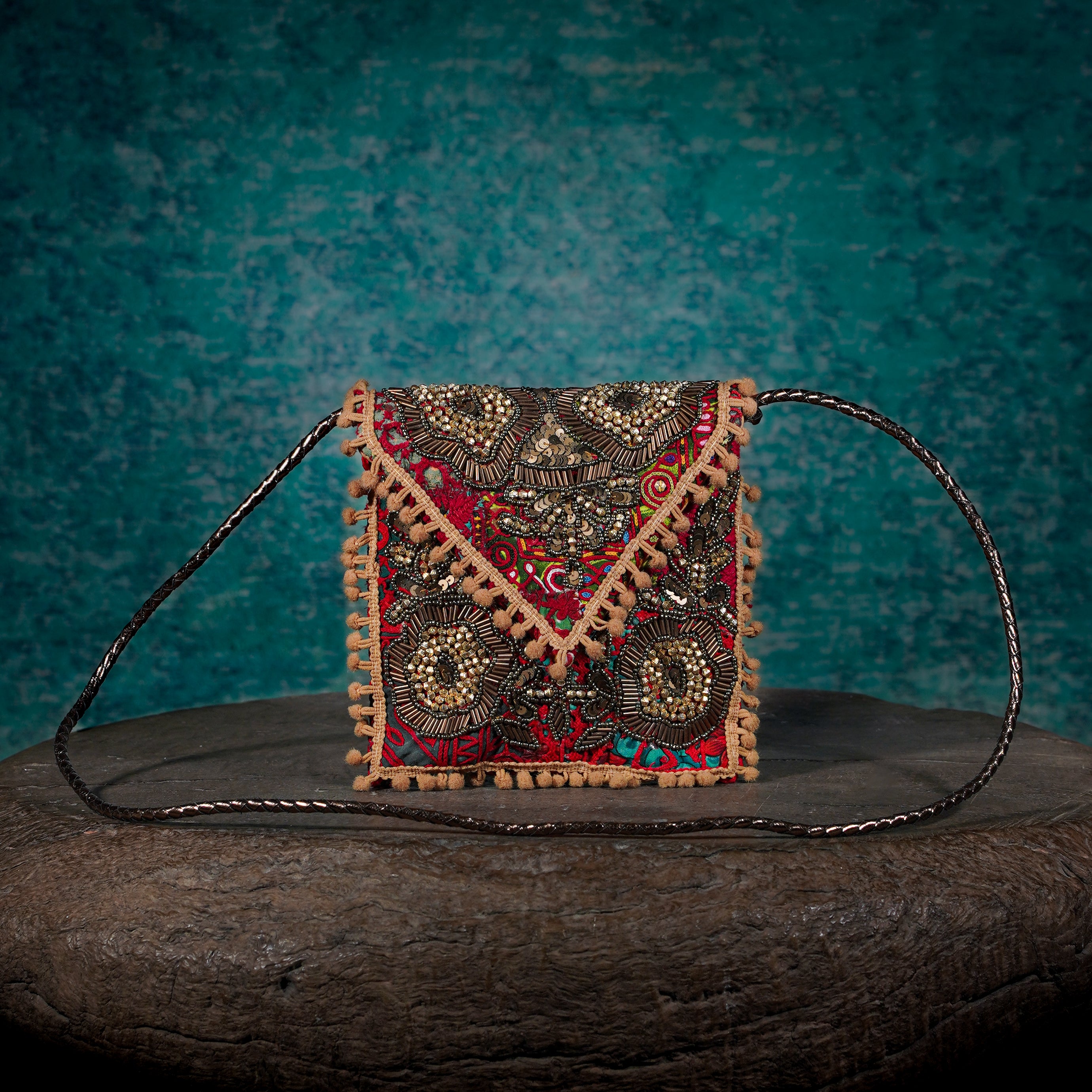 Beige Sitara Minion Clutch 010