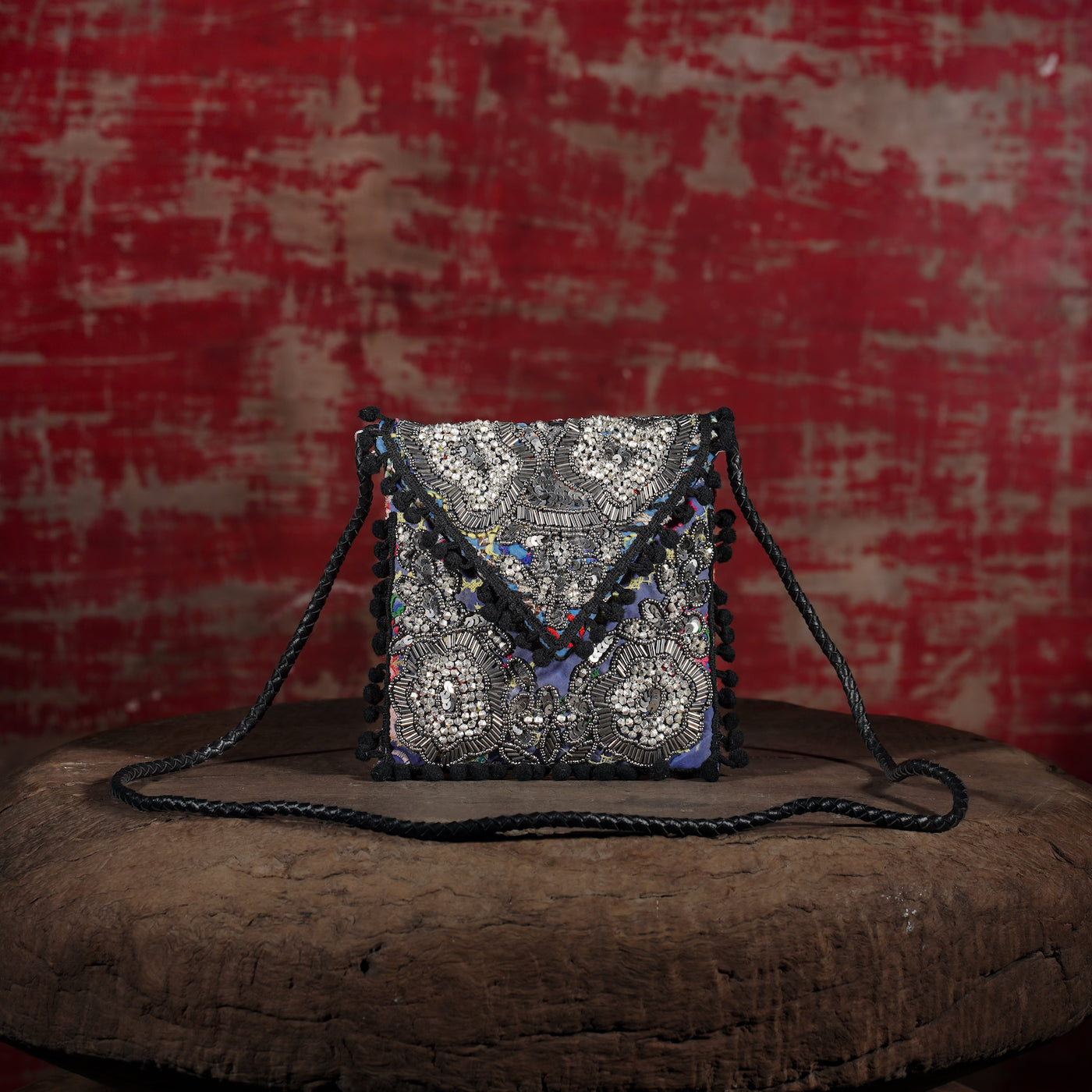 Black Sitara Minion Clutch 005