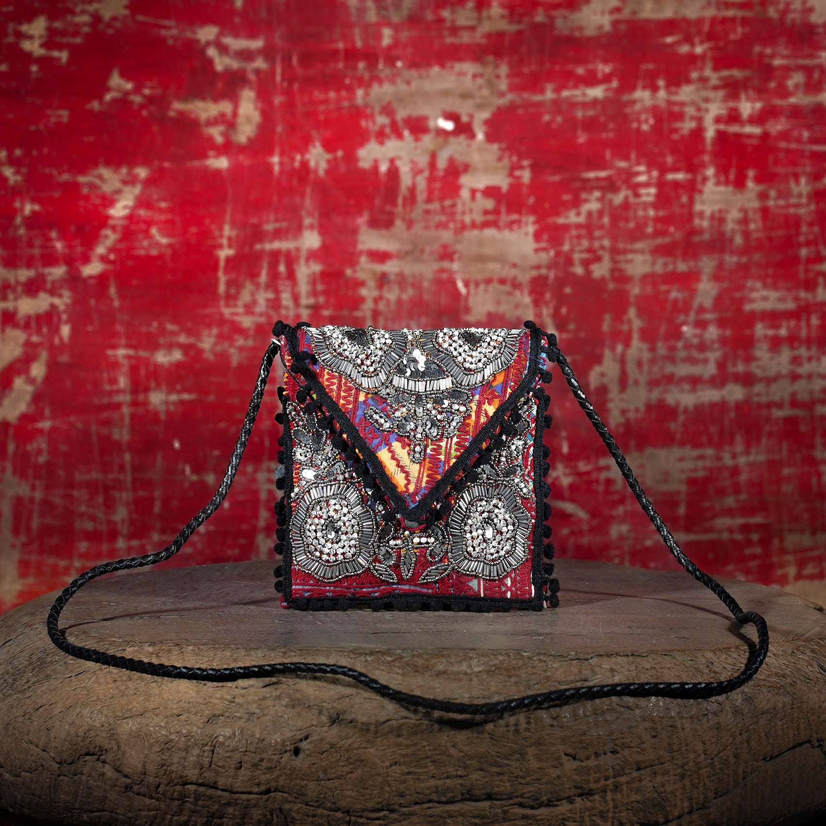 Black Sitara Minion Clutch 010