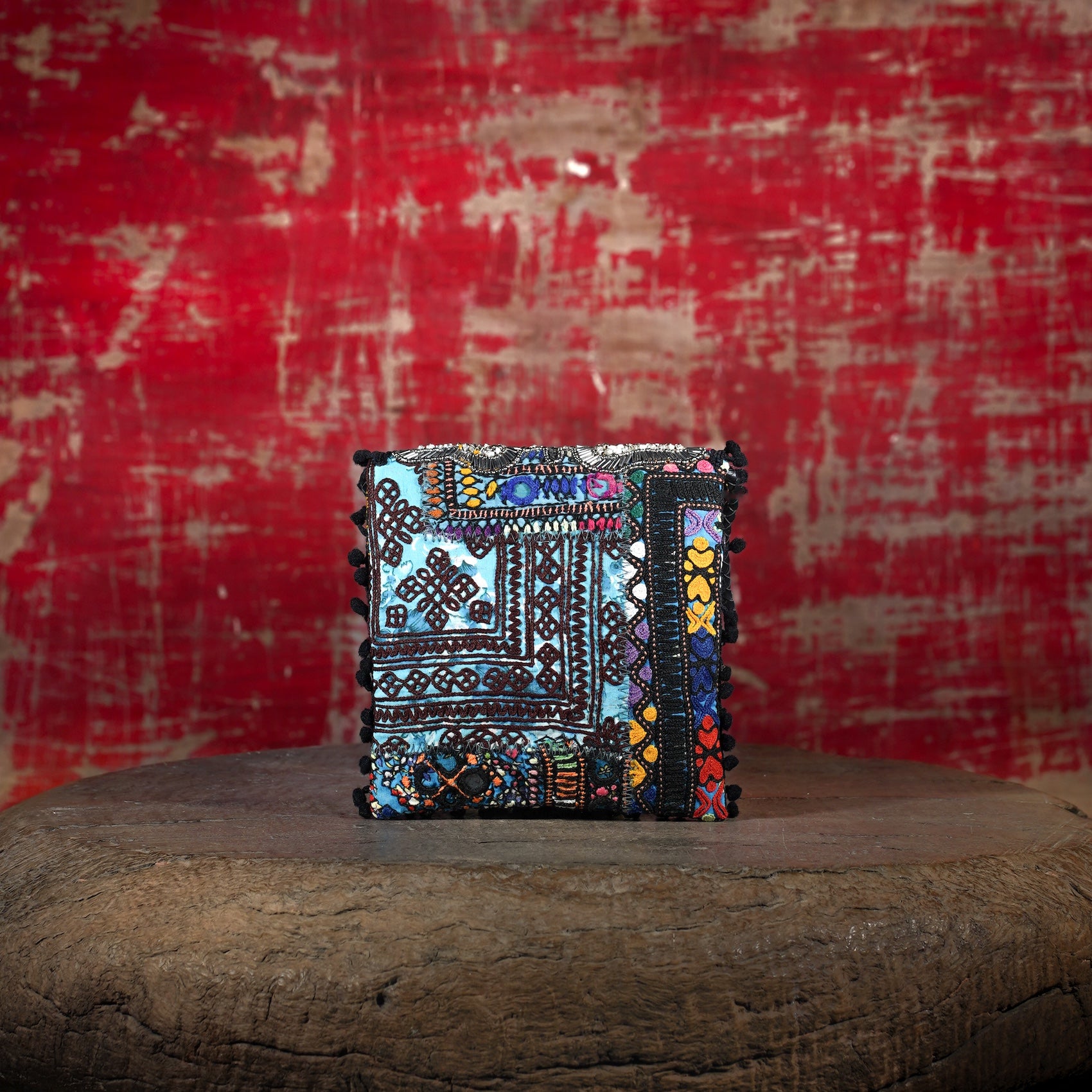 Black Sitara Minion Clutch 011