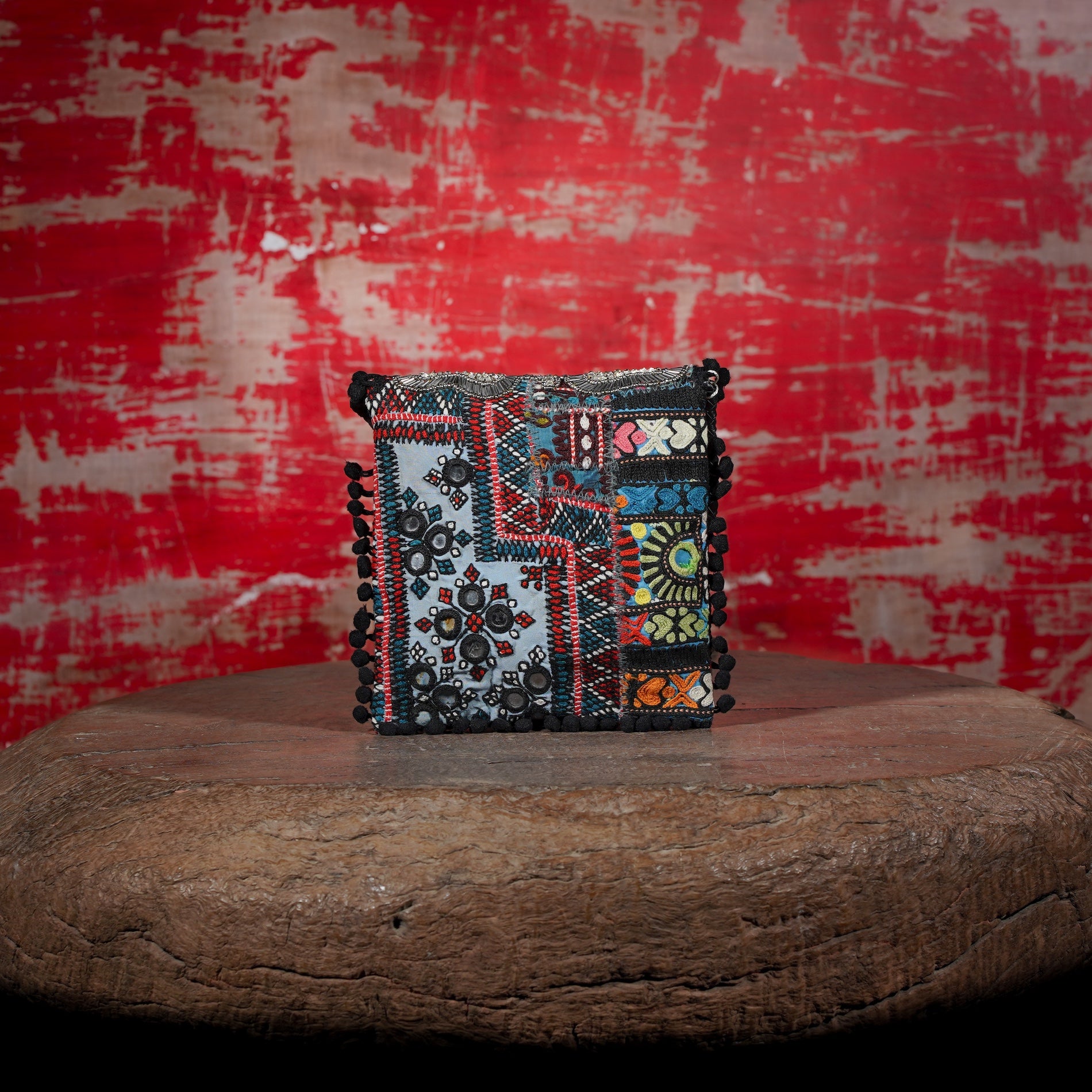Black Sitara Minion Clutch 020