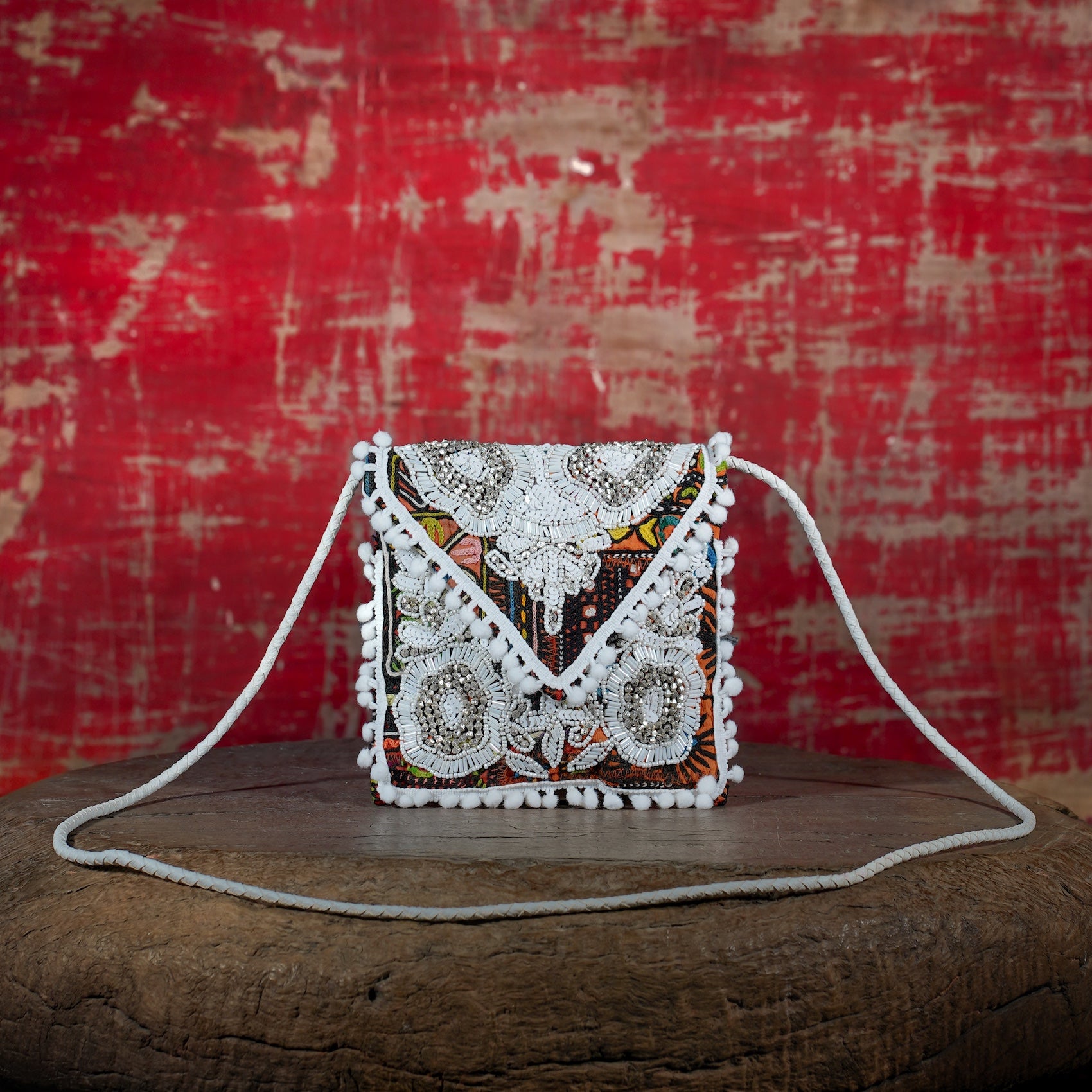 White Sitara Minion Clutch 003