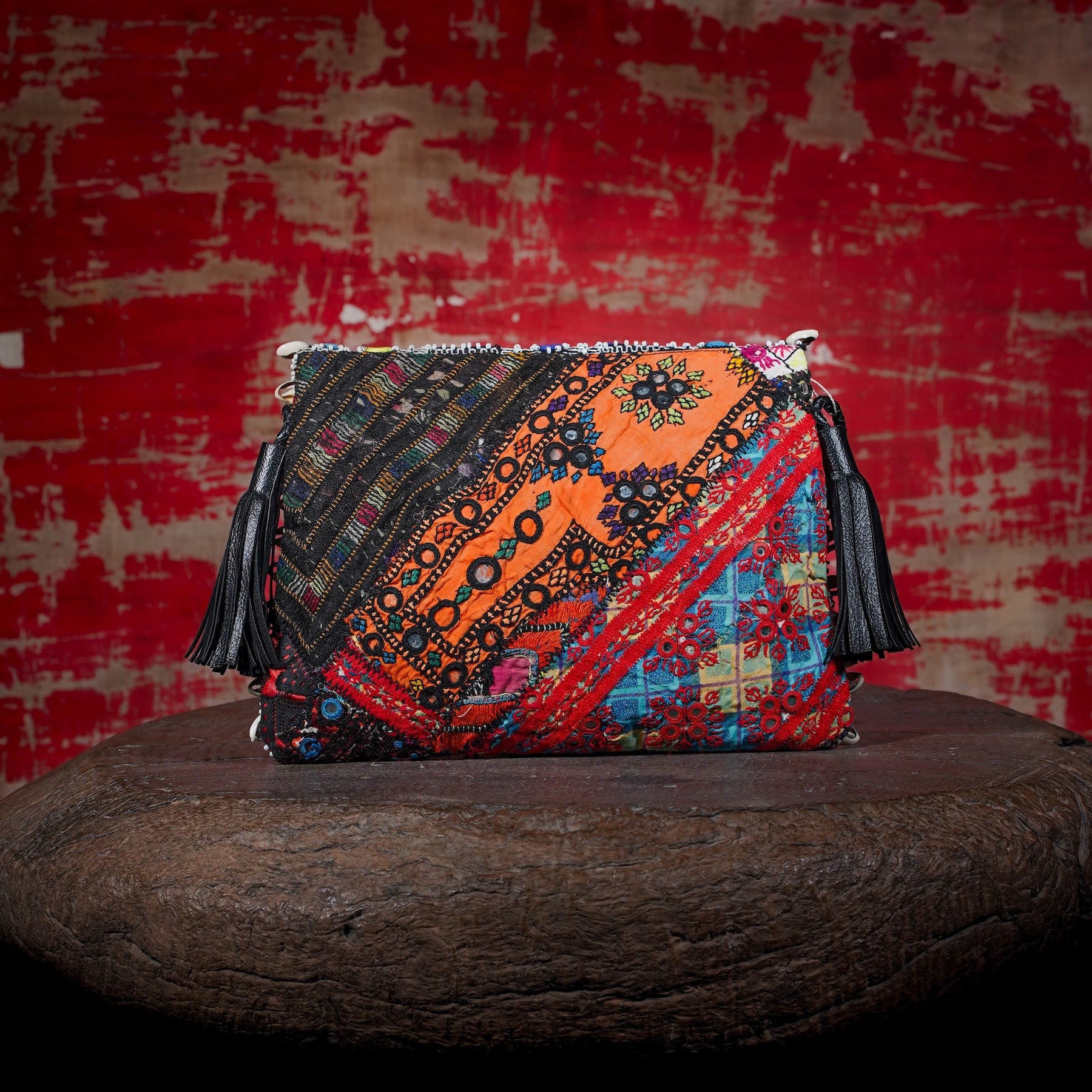 Black Thikri Clutch 010