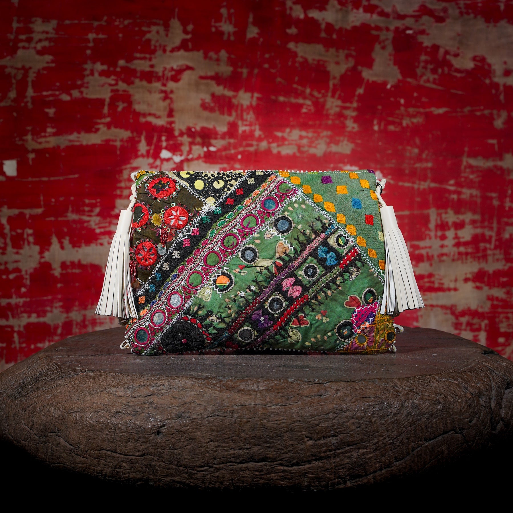 White Thikri Clutch 011