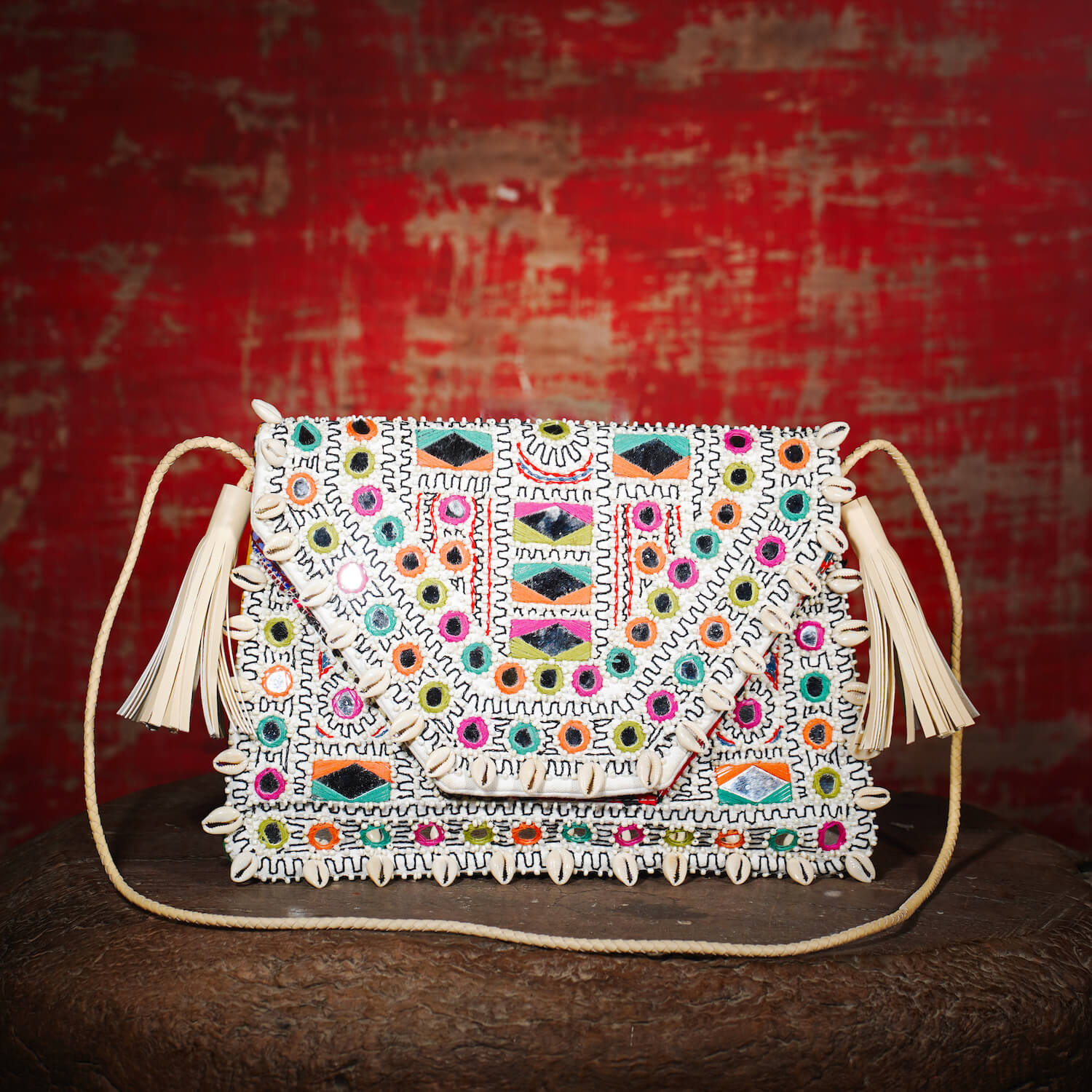 White Thikri Clutch 004