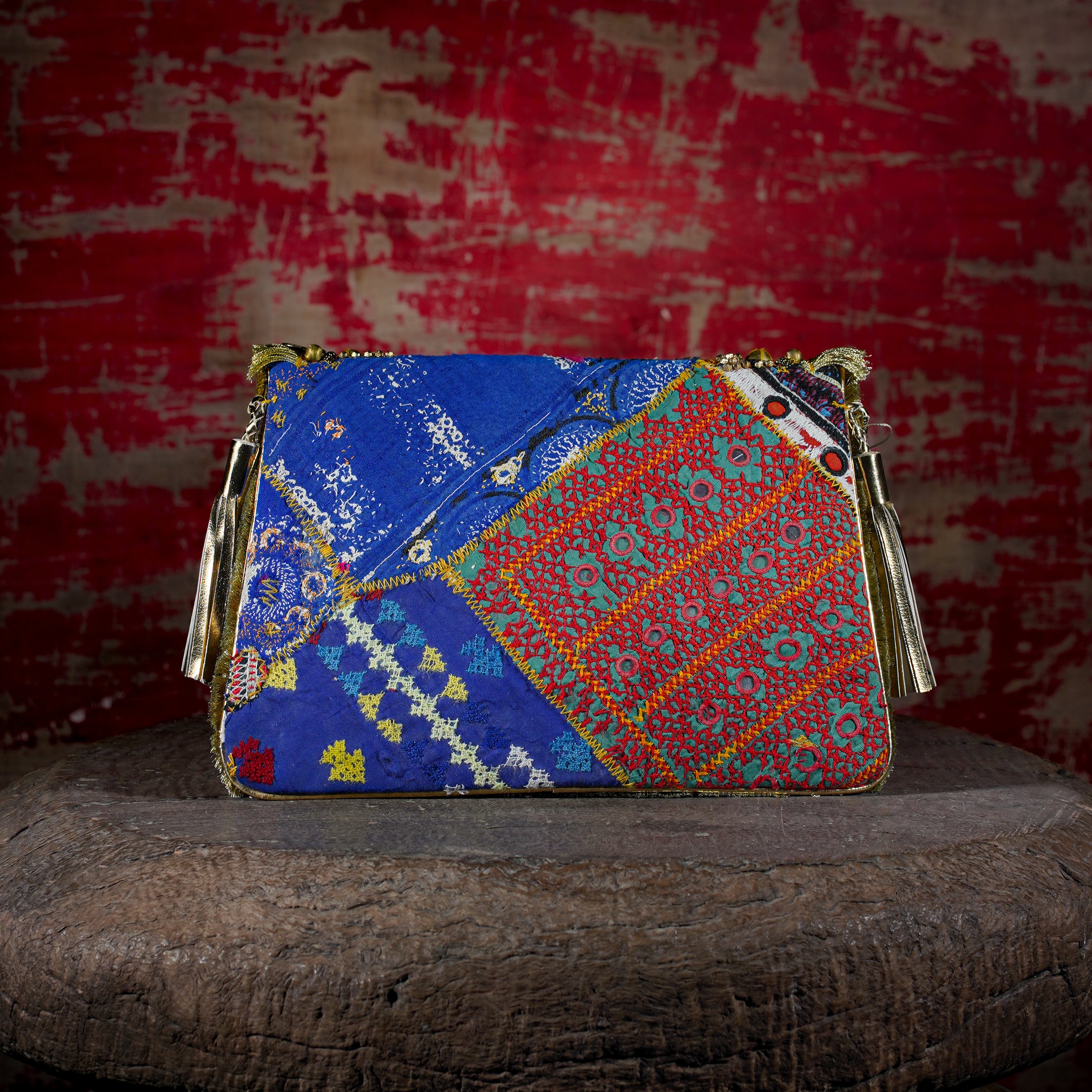 Gold Banjara Clutch 014