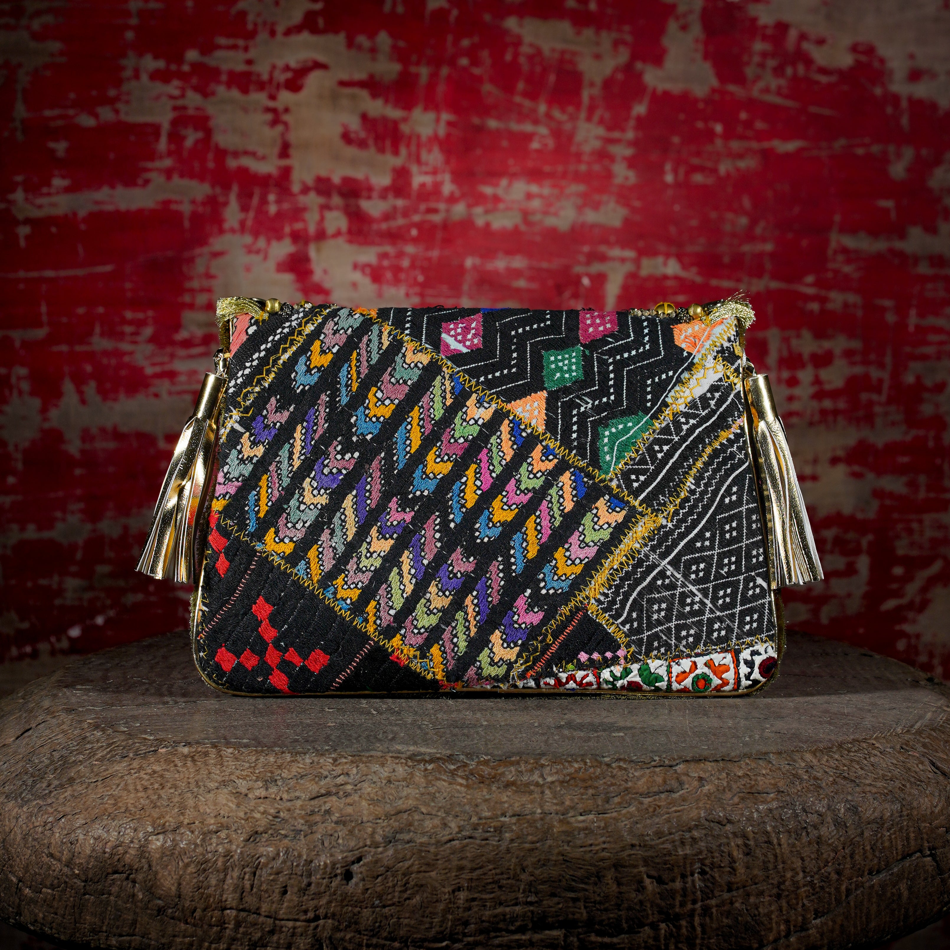 Gold Banjara Clutch 019