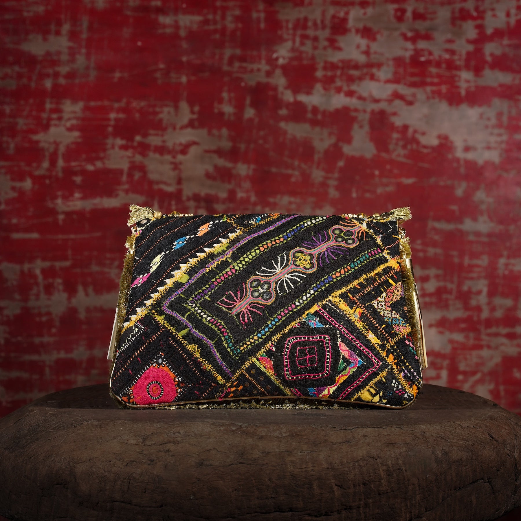 Gold Banjara Clutch 033