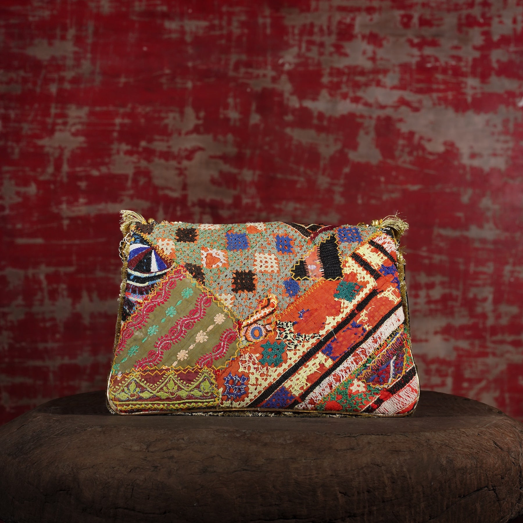 Gold Banjara Clutch 035