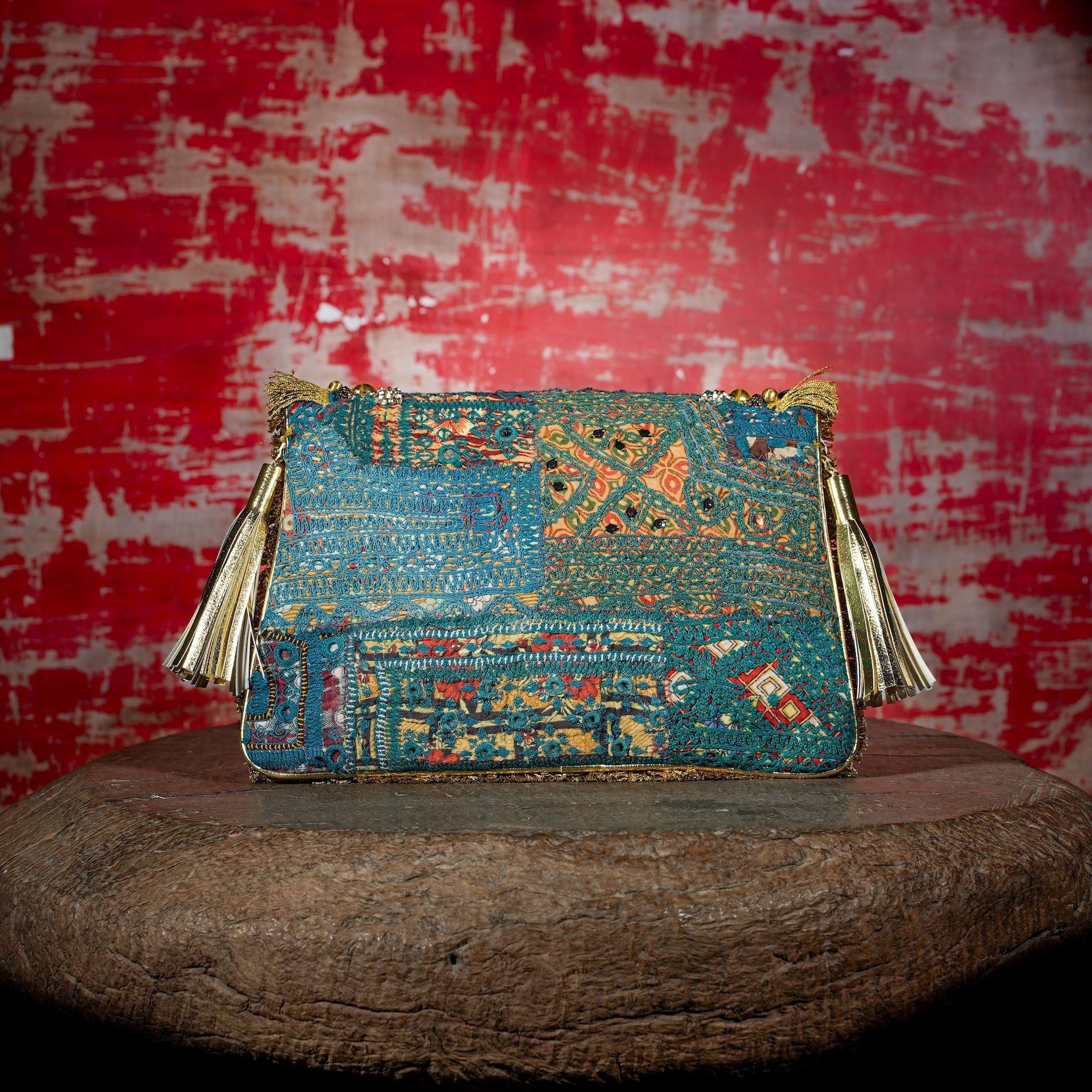Gold Banjara Clutch 038