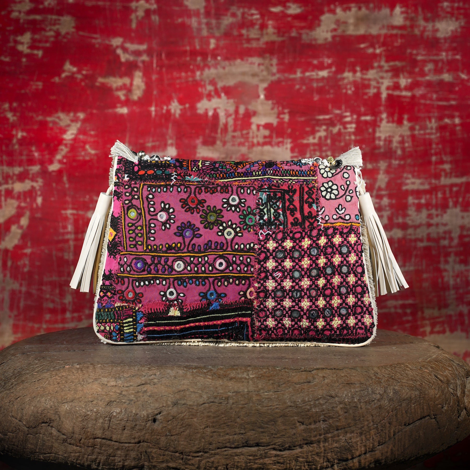 Off White Banjara Clutch 019