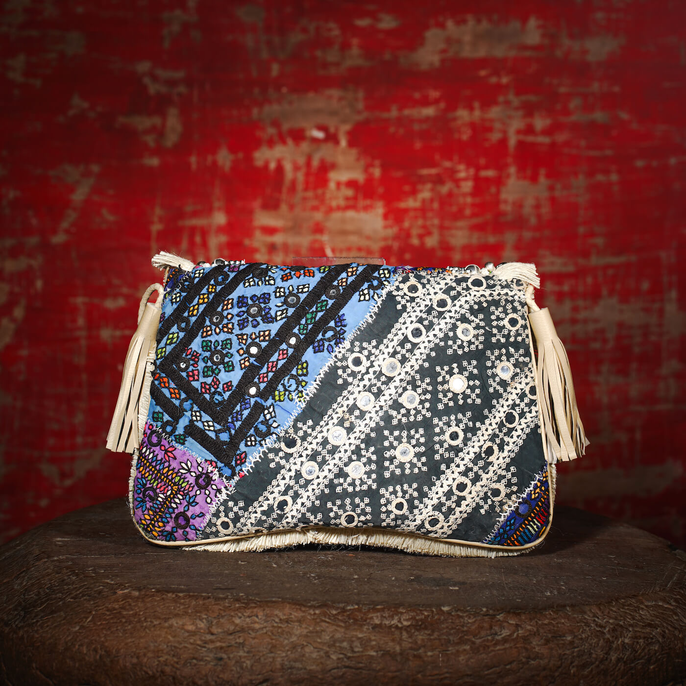 Off White Banjara Clutch 002