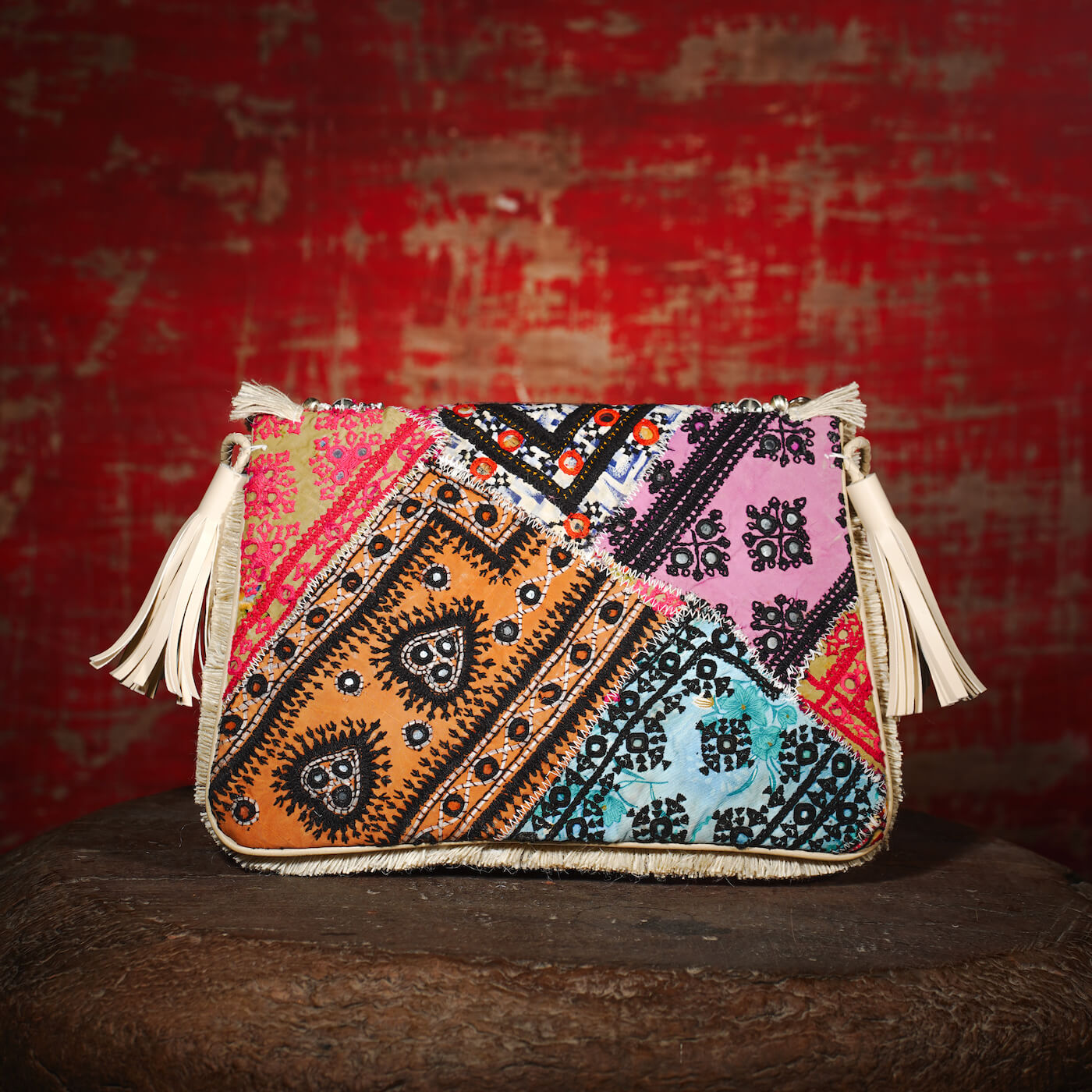 Off White Banjara Clutch 004