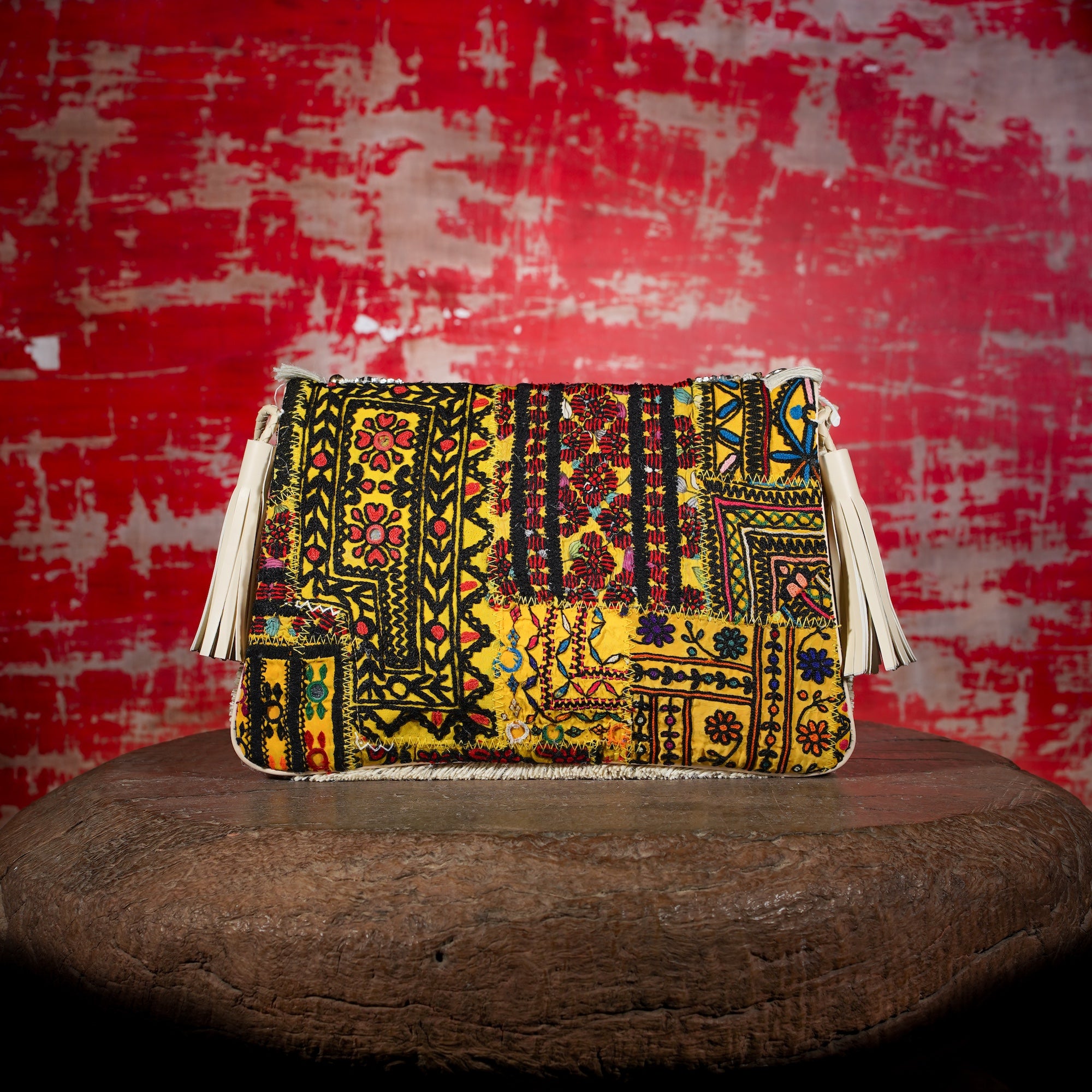 Off White Banjara Clutch 040